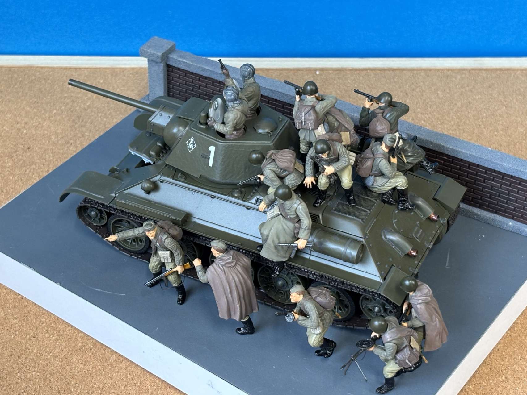 1/35 ミリタリーミニチュアシリーズ ソビエト歩兵 進撃セット 【35207