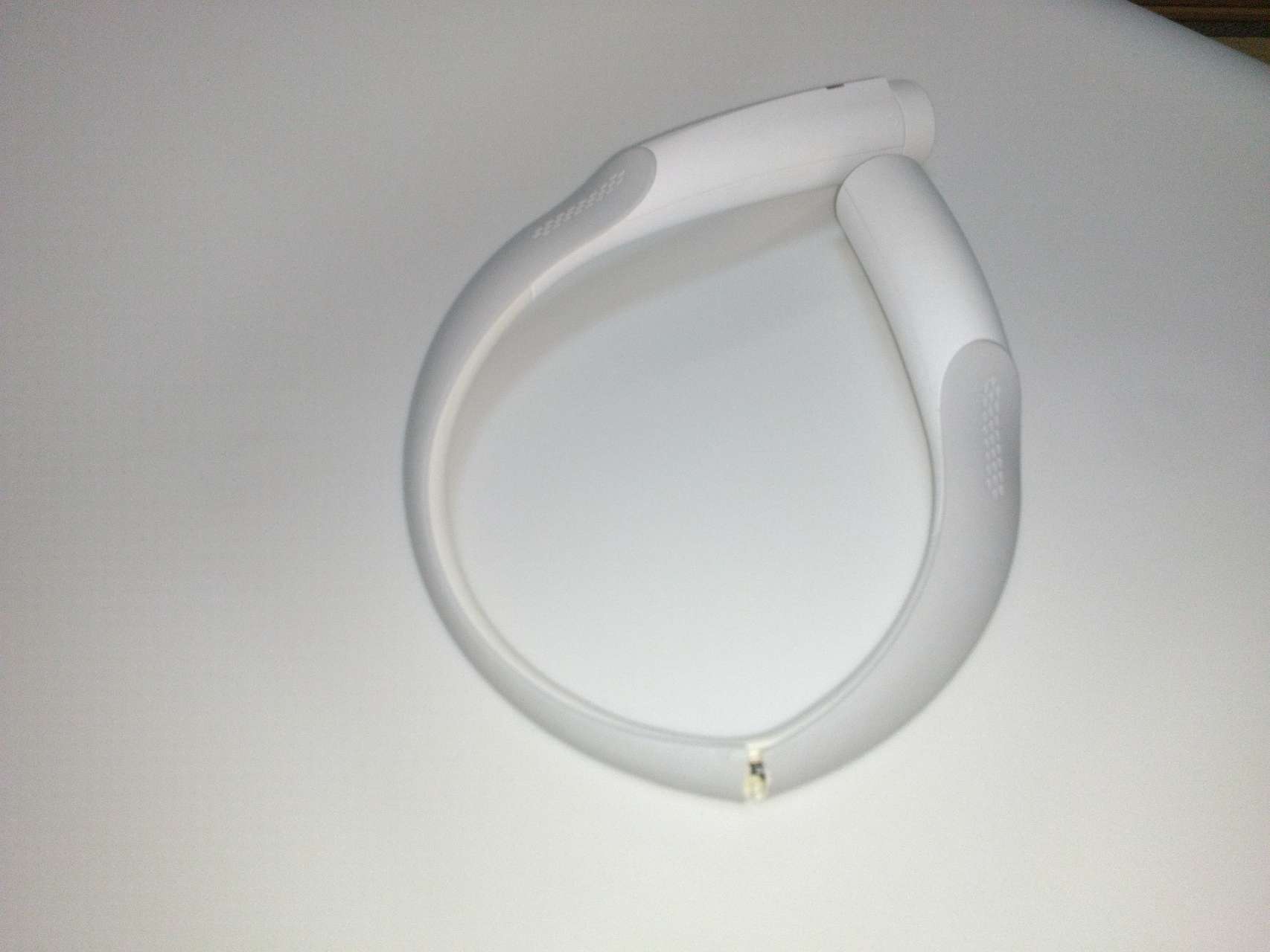 ワイヤレスネックスピーカー | オーディオテクニカ | AT-NSP700TV