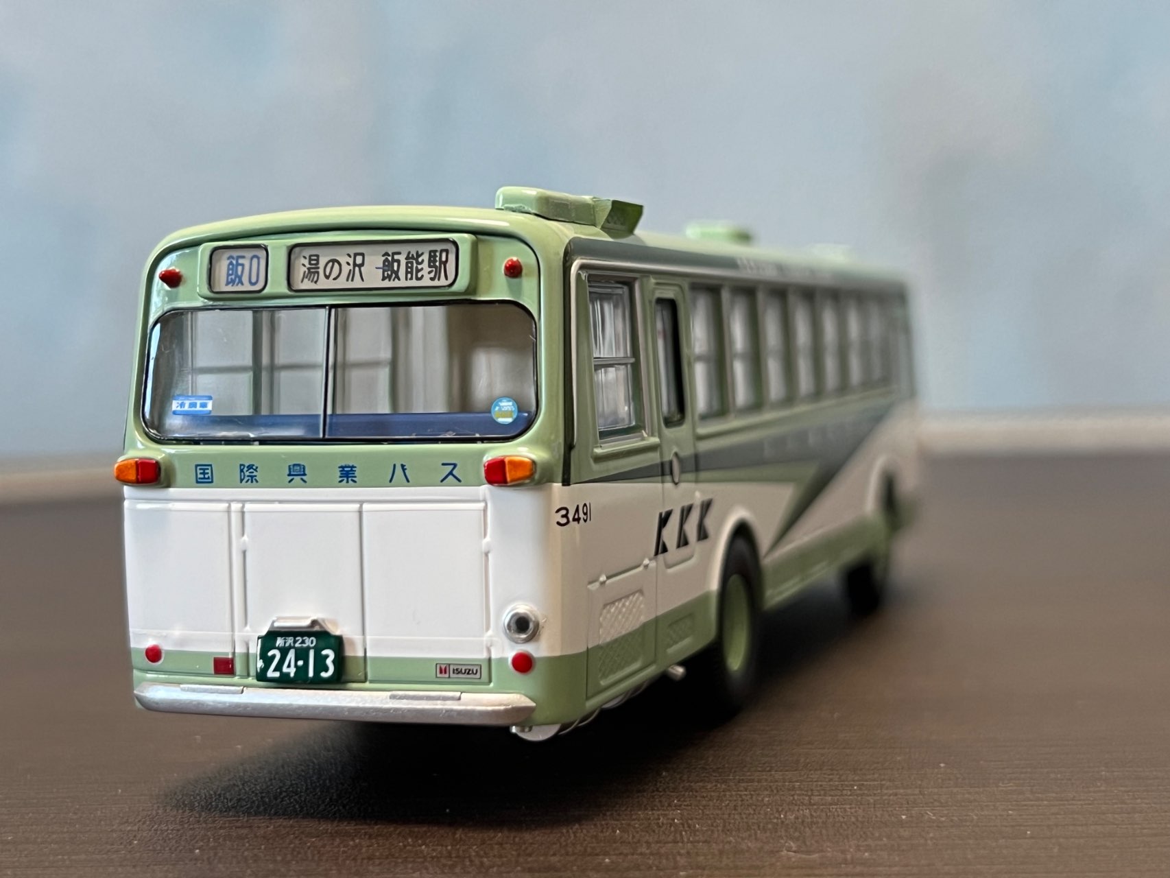 1/64 LV-N09g いすゞBU04型バス（国際興業） 復活仕様【327998