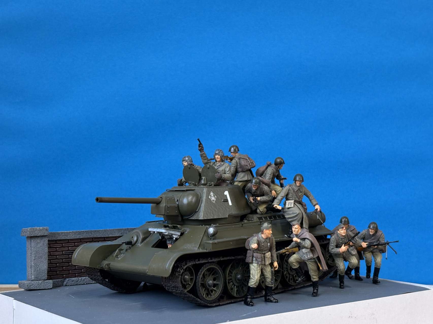 1/35 ミリタリーミニチュアシリーズ ソビエト歩兵 進撃セット 【35207