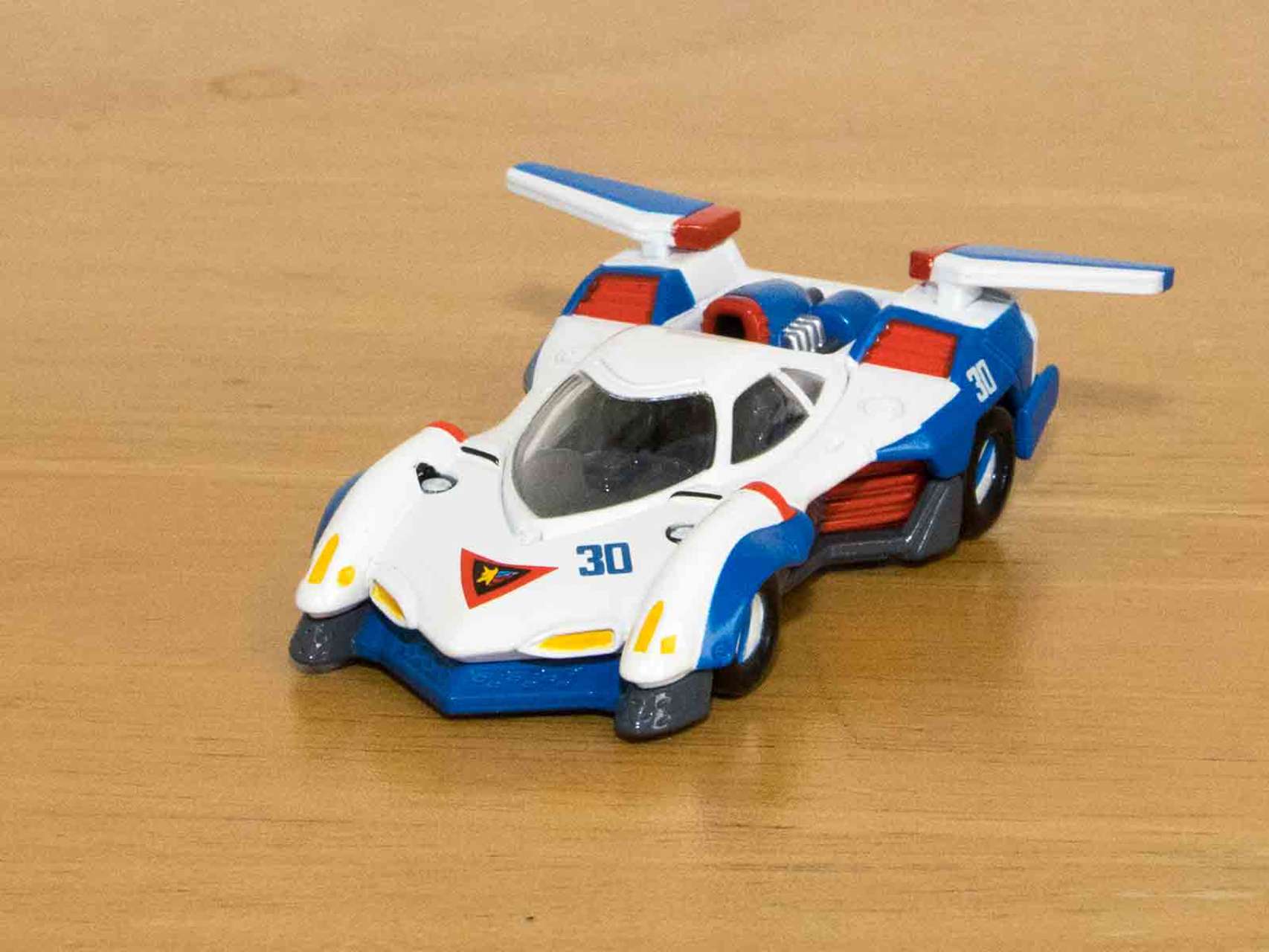 アズマ アトモス ×「アディダス オリジナルス」の人気別注シリーズから