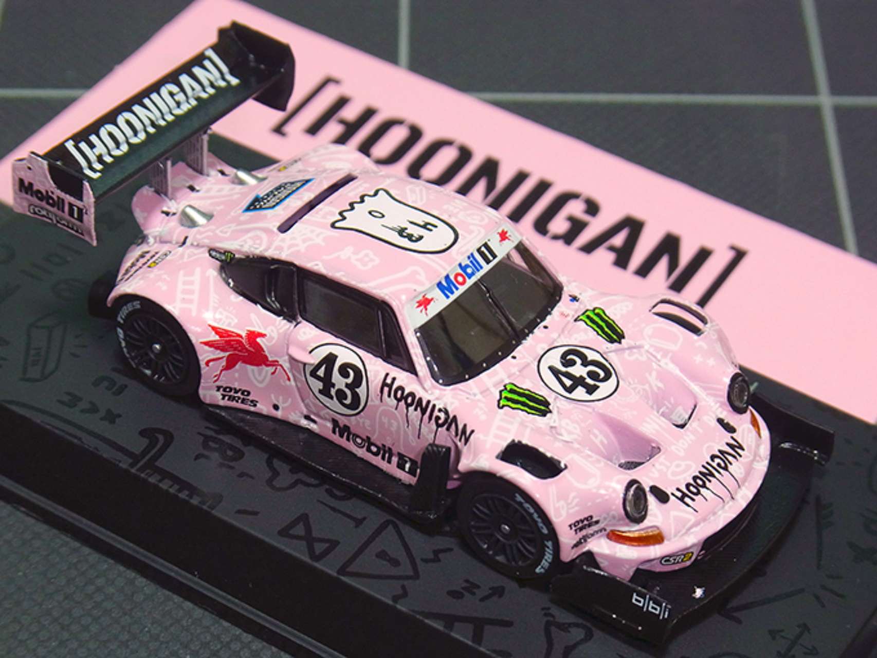 再生産】1/64 HOONIPIGASUS 911 No.43 Pikes Peak 2022【64S053