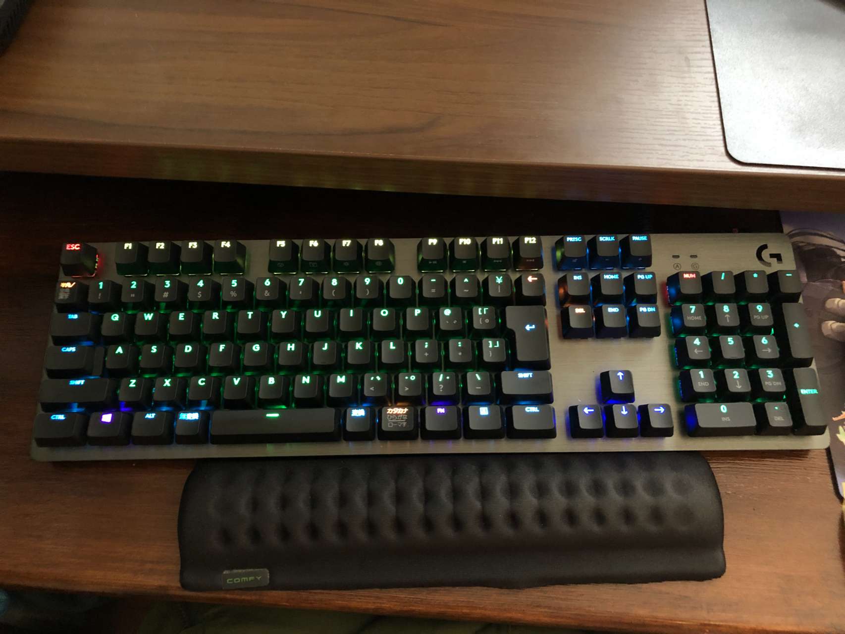 カーボンRGBメカニカルゲーミングキーボード 日本語配列（リニア