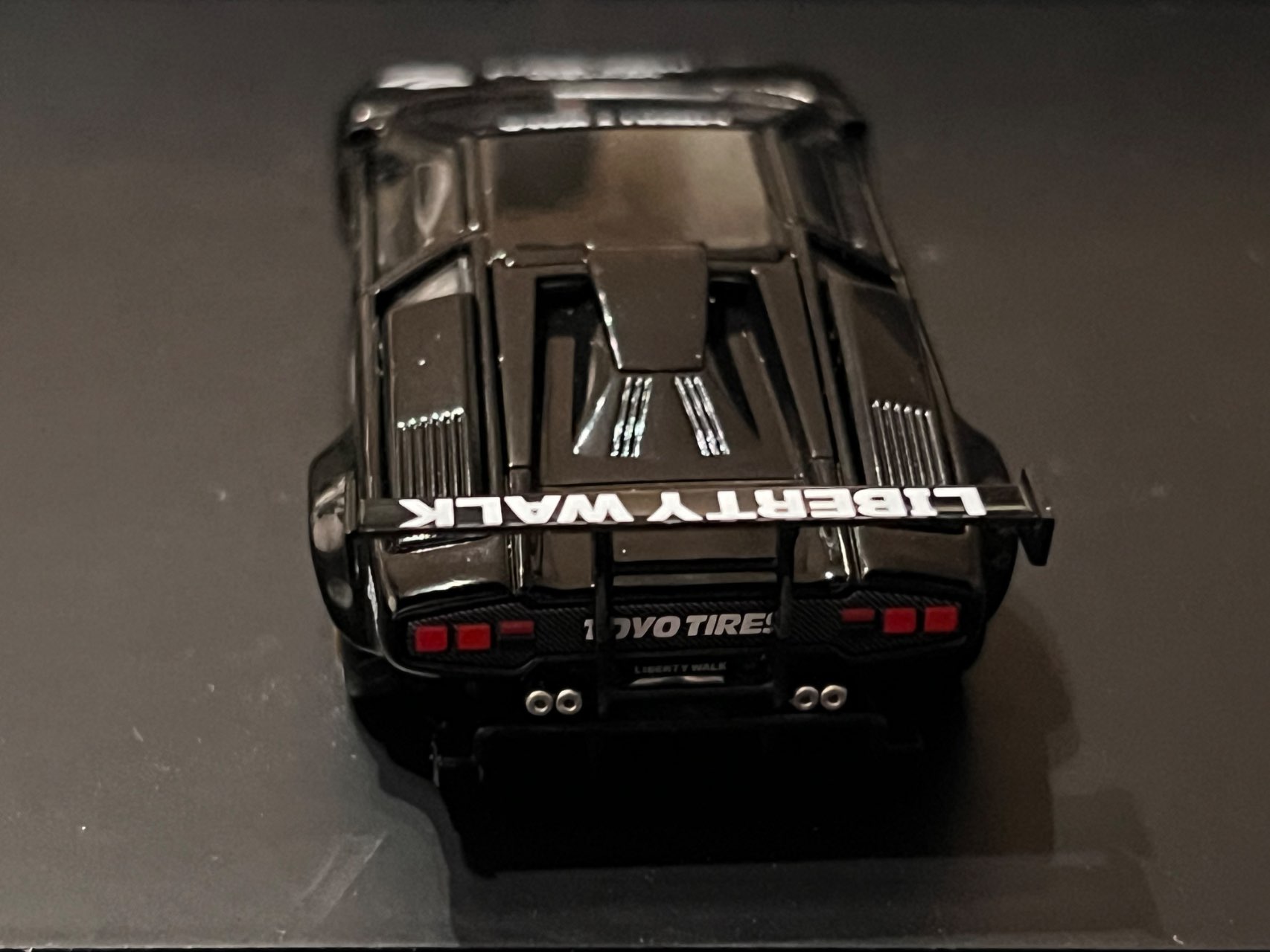 1/64 ランボルギーニ カウンタック LB-WORKS ブラック(左ハンドル