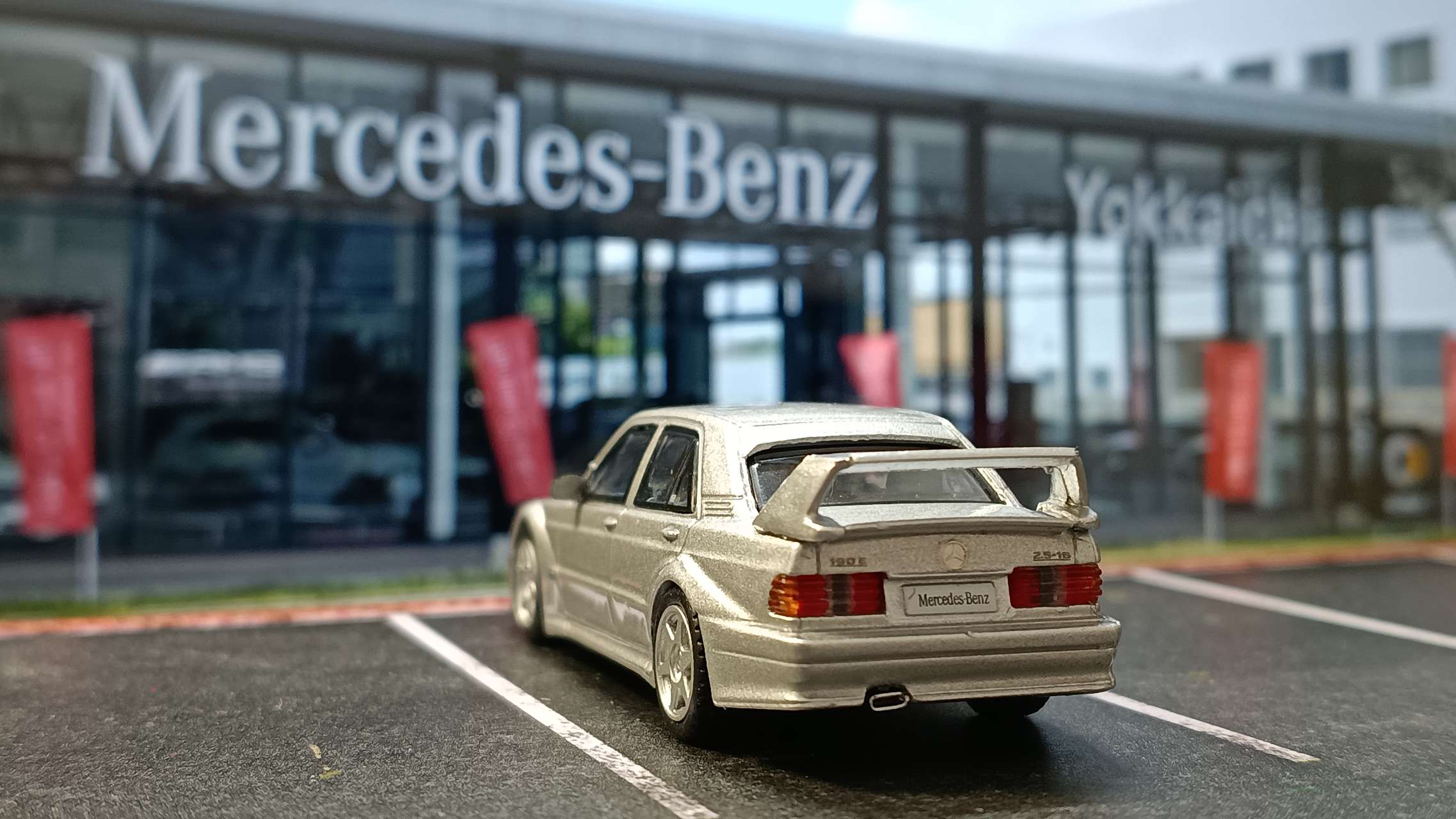 1/64 メルセデス ベンツ 190E 2.5-16 エボリューション II アストラル