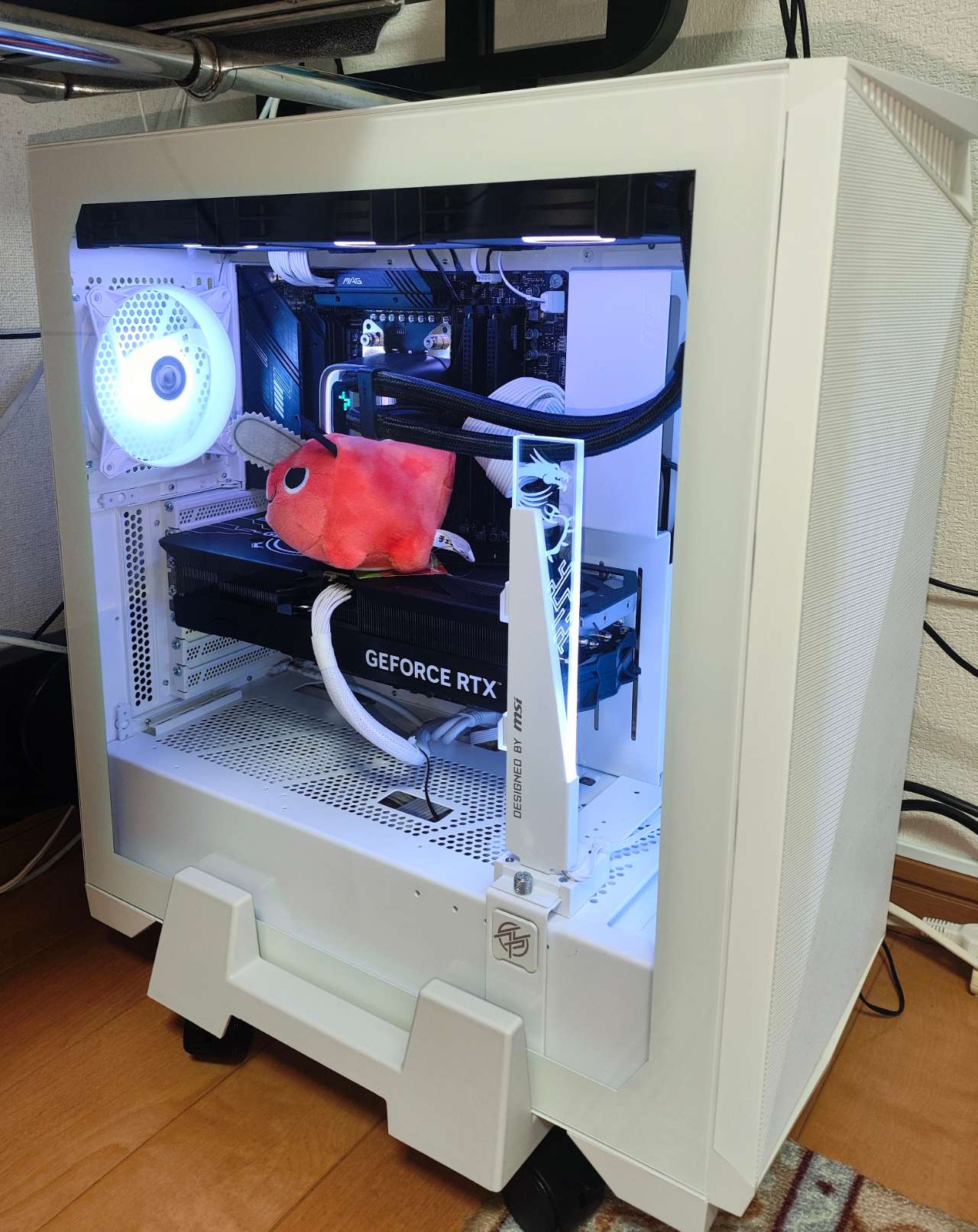 ミドルタワー型PCケース(ブラック) | MSI｜エムエスアイ | GUNGNIR