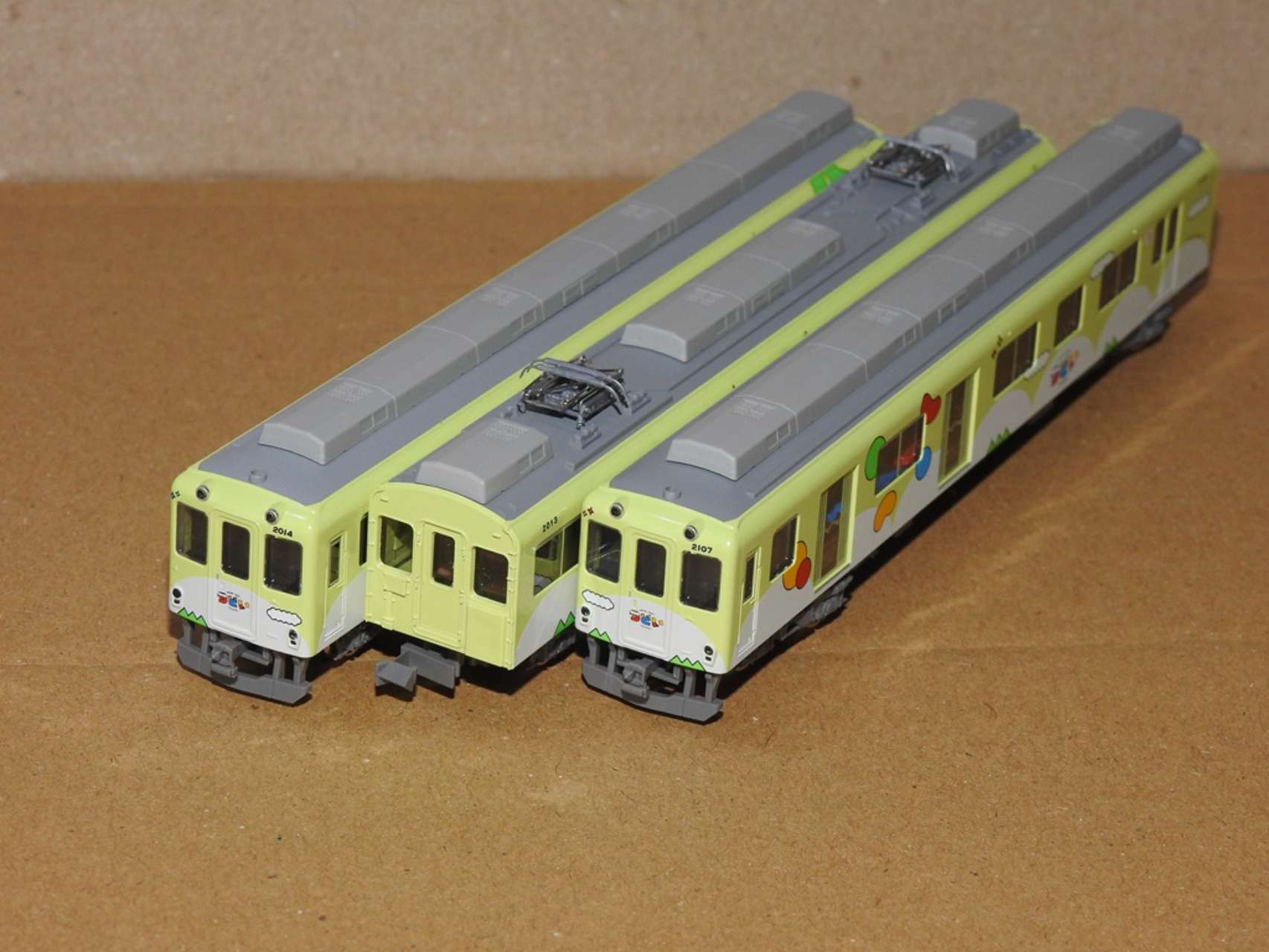 N) 50798 近鉄2013系観光列車「つどい」（イエローグリーン）3両編成