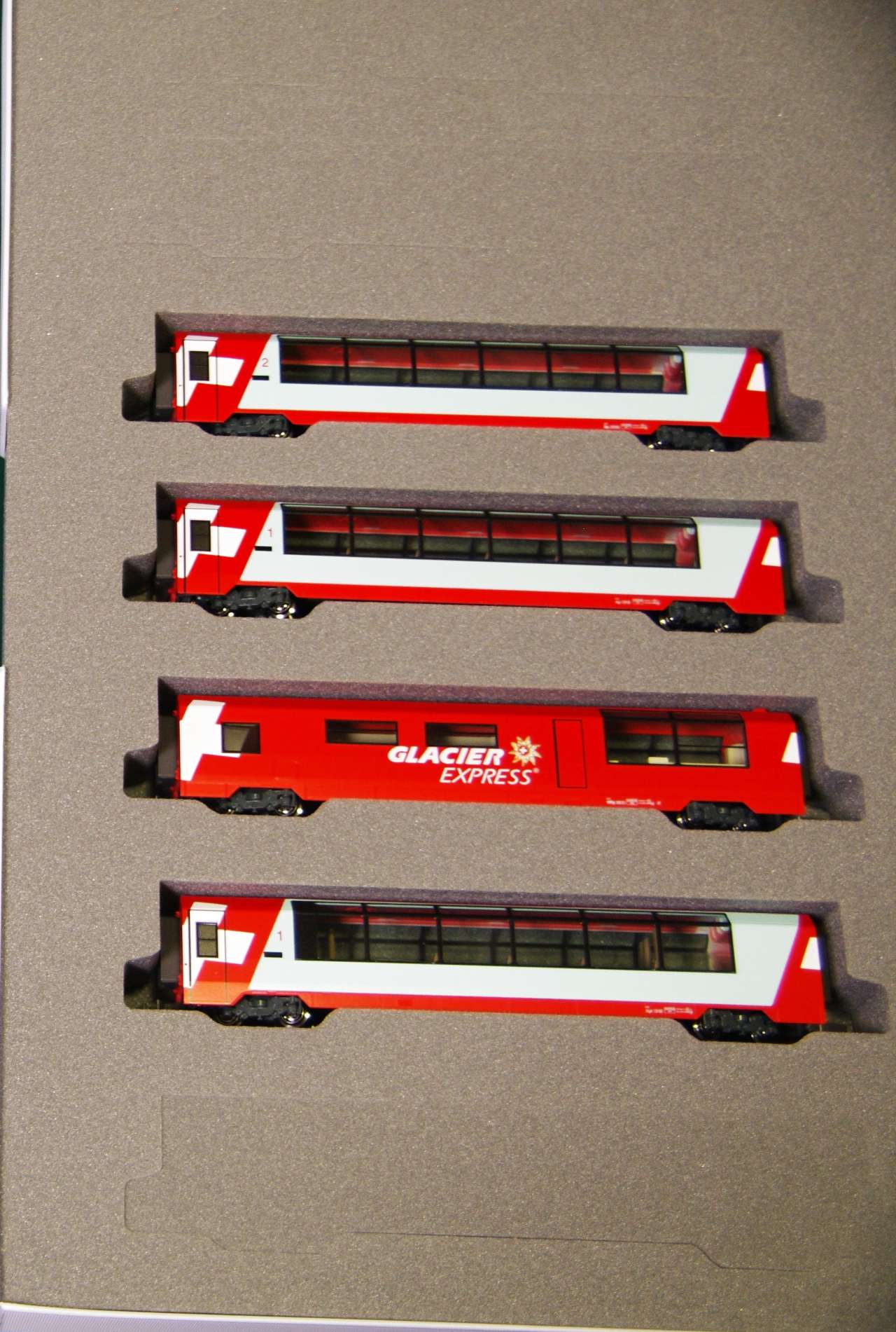 KATO 10-1146 GLACIER EXPRESS 氷河特急4両増結セット Amazon | カトー(KATO) Nゲージ アルプスの氷河特急 増結 4両セット 10