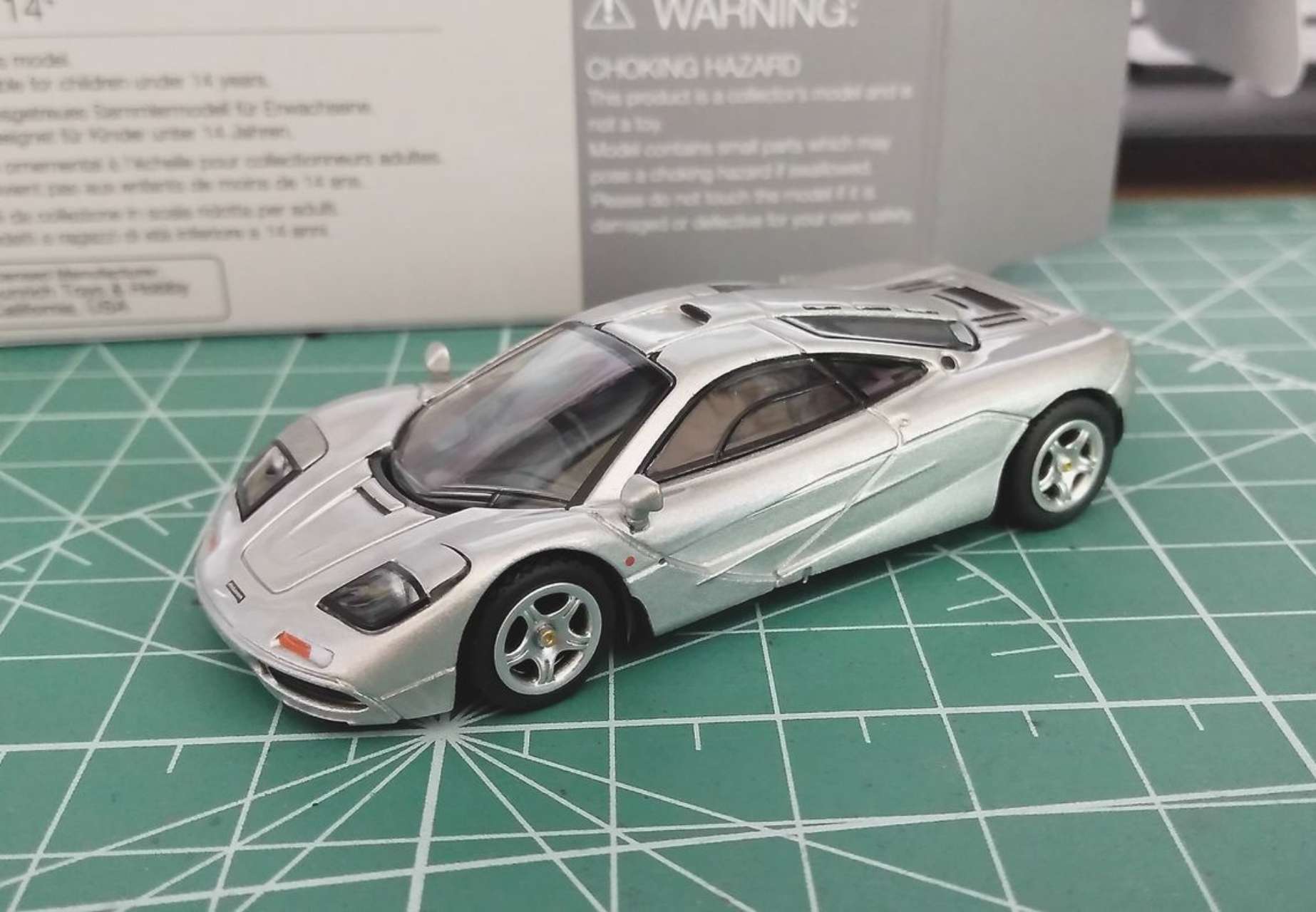 1/64 マクラーレン F1 マグネシウムシルバー【MGT00555-L
