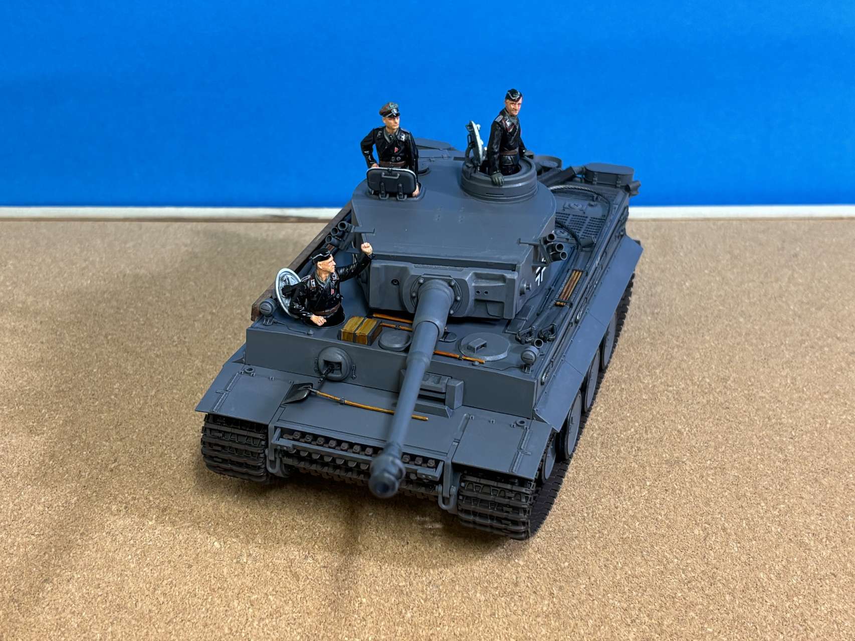 タミヤ 1/35 プラモデル ドイツ軍戦車 タイガーI後期型 完成品 Amazon.co.jp: タミヤ(TAMIYA) 1/35 ミリタリーミニチュア