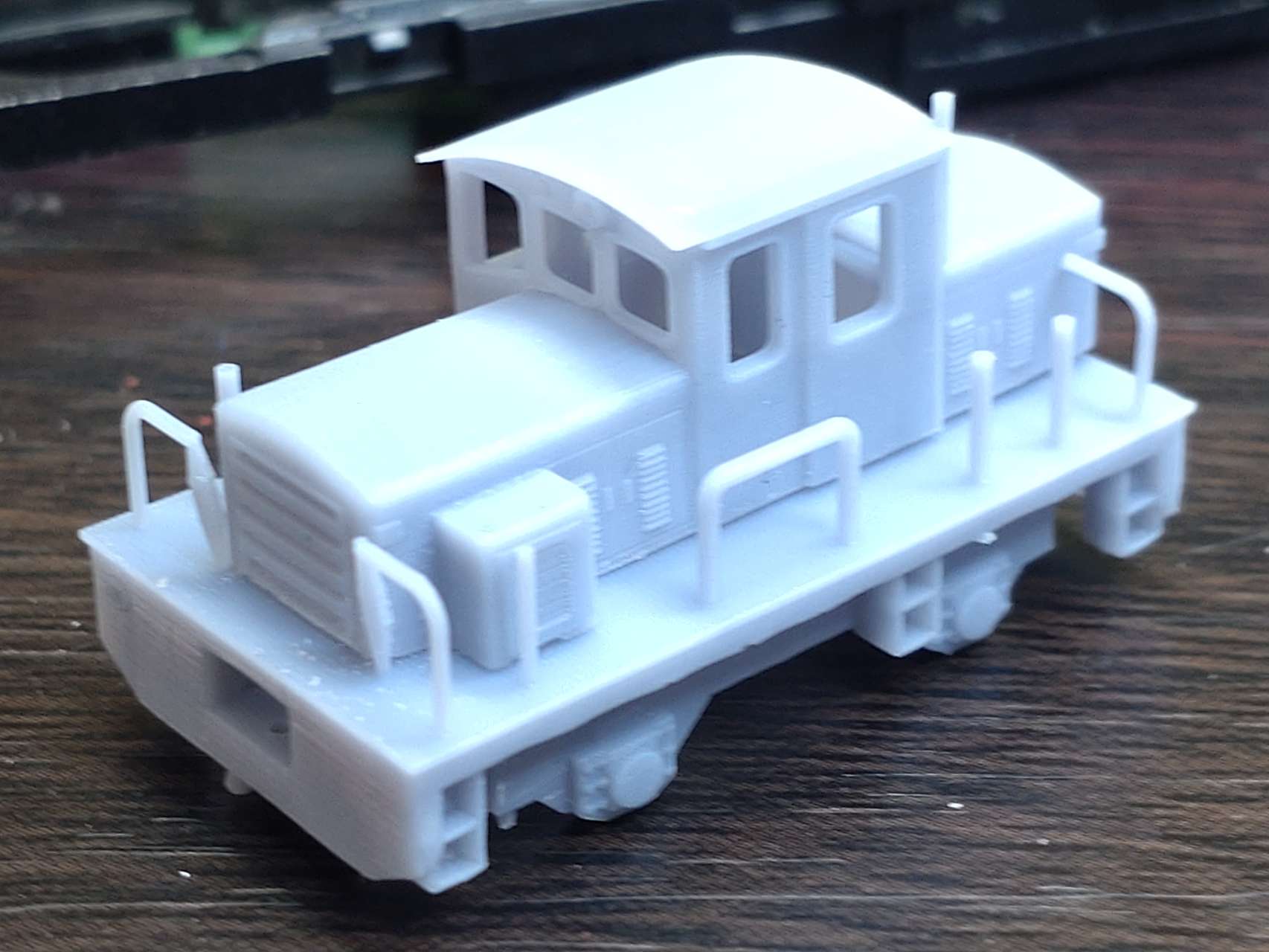 N) HKT-010 国鉄 10トン貨車移動機 未塗装ボディキット | 部屋の中こう