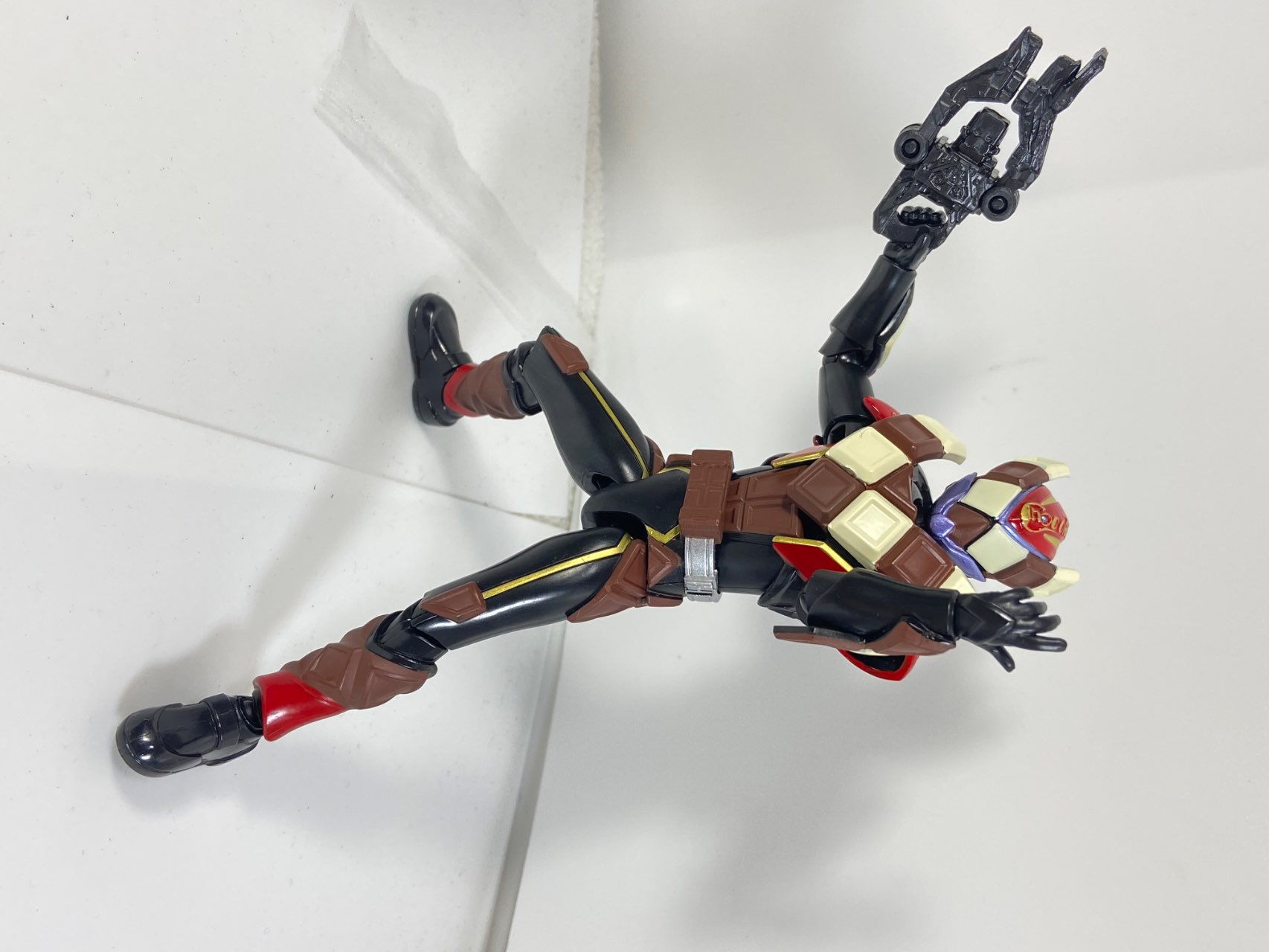 激安S.H.Figuarts 仮面ライダーヴァレン チョコドンフォーム S.H.Figuarts 仮面ライダーヴァレン チョコドンフォーム | 魂ウェブ