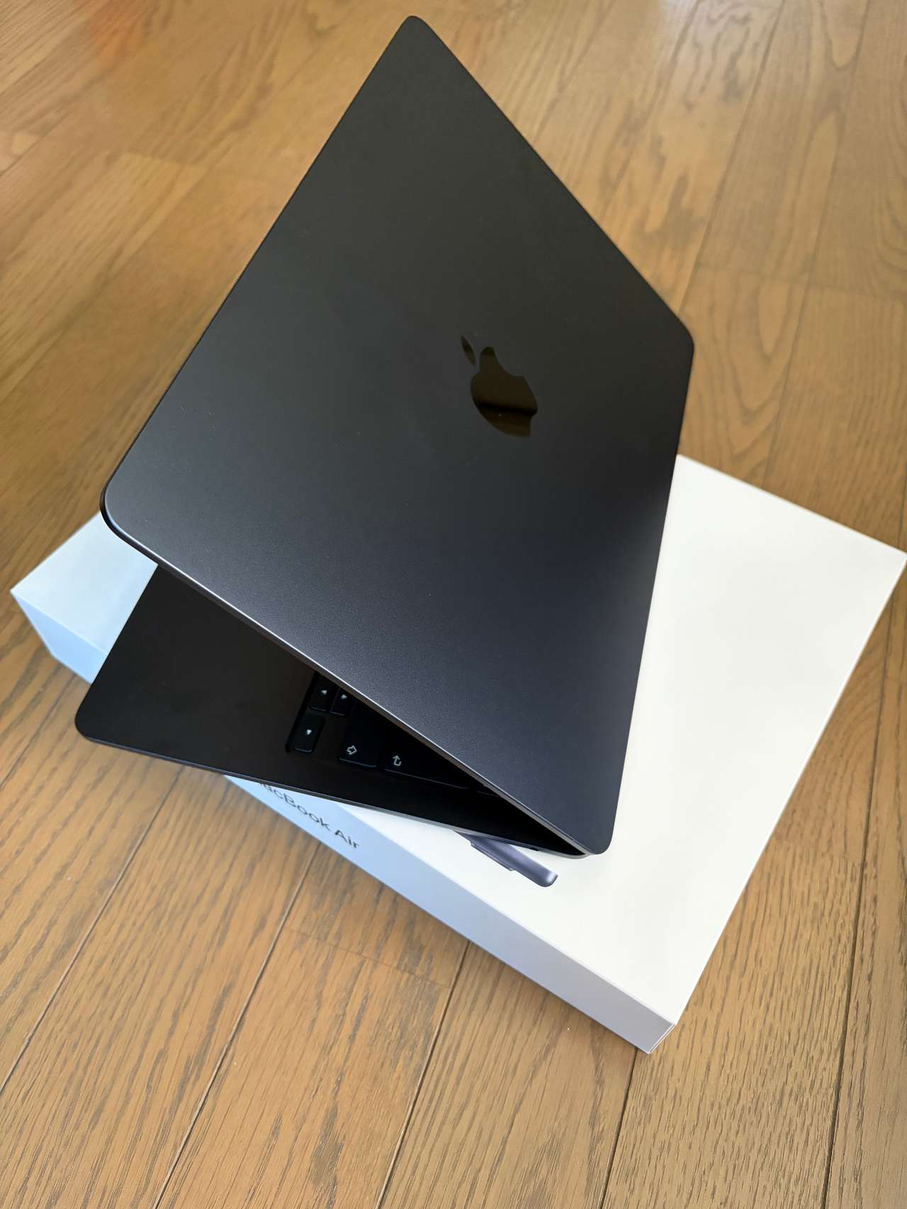 13インチMacBook Air: 10コアCPUと8コアGPUを搭載したApple M5チップ