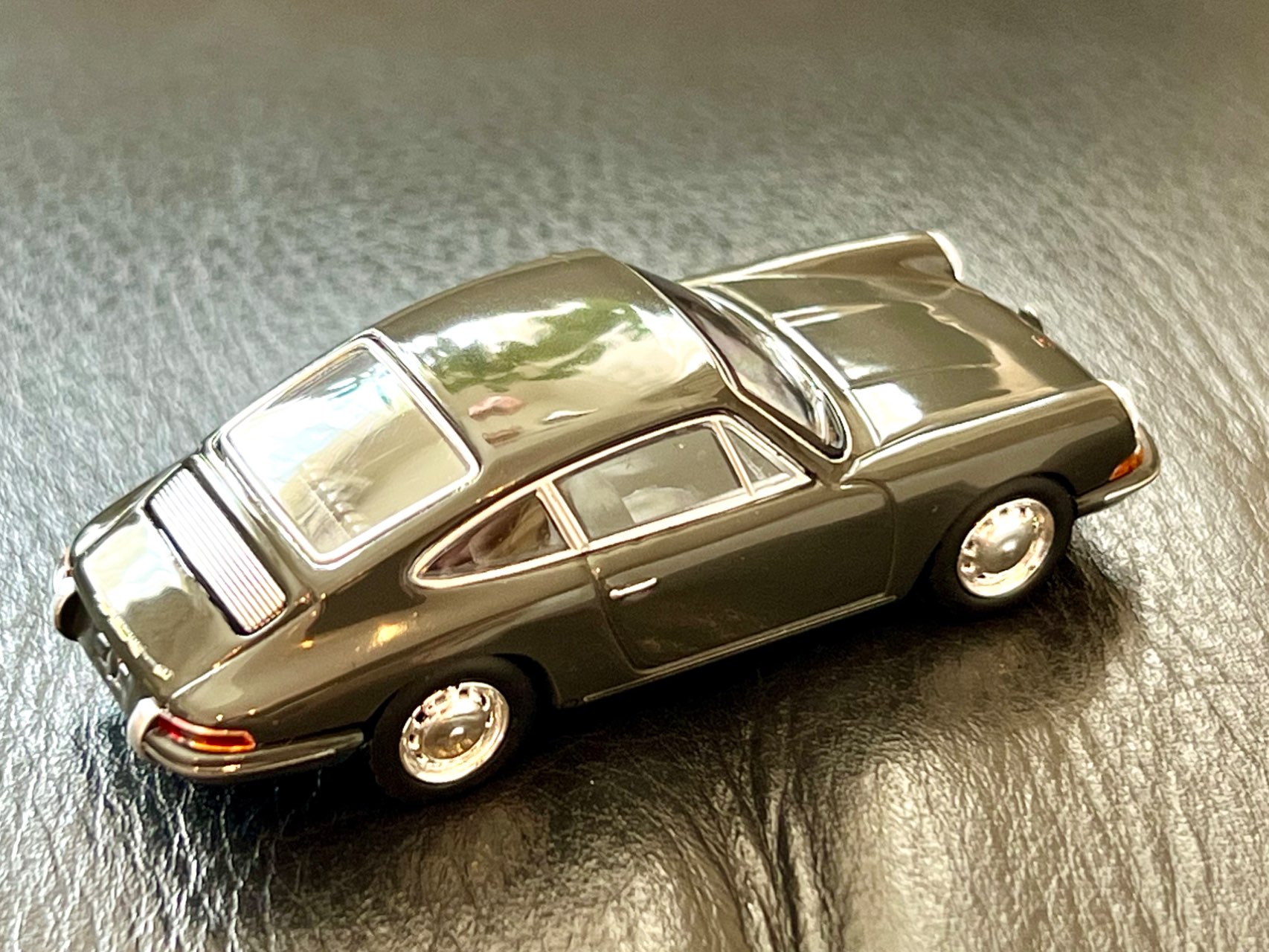 【非売品】ポルシェ カレラ 911 プレート付き PARA64 1/64 ポルシェ 911 カレラ RSR 3.0 ガーズレッド フォト