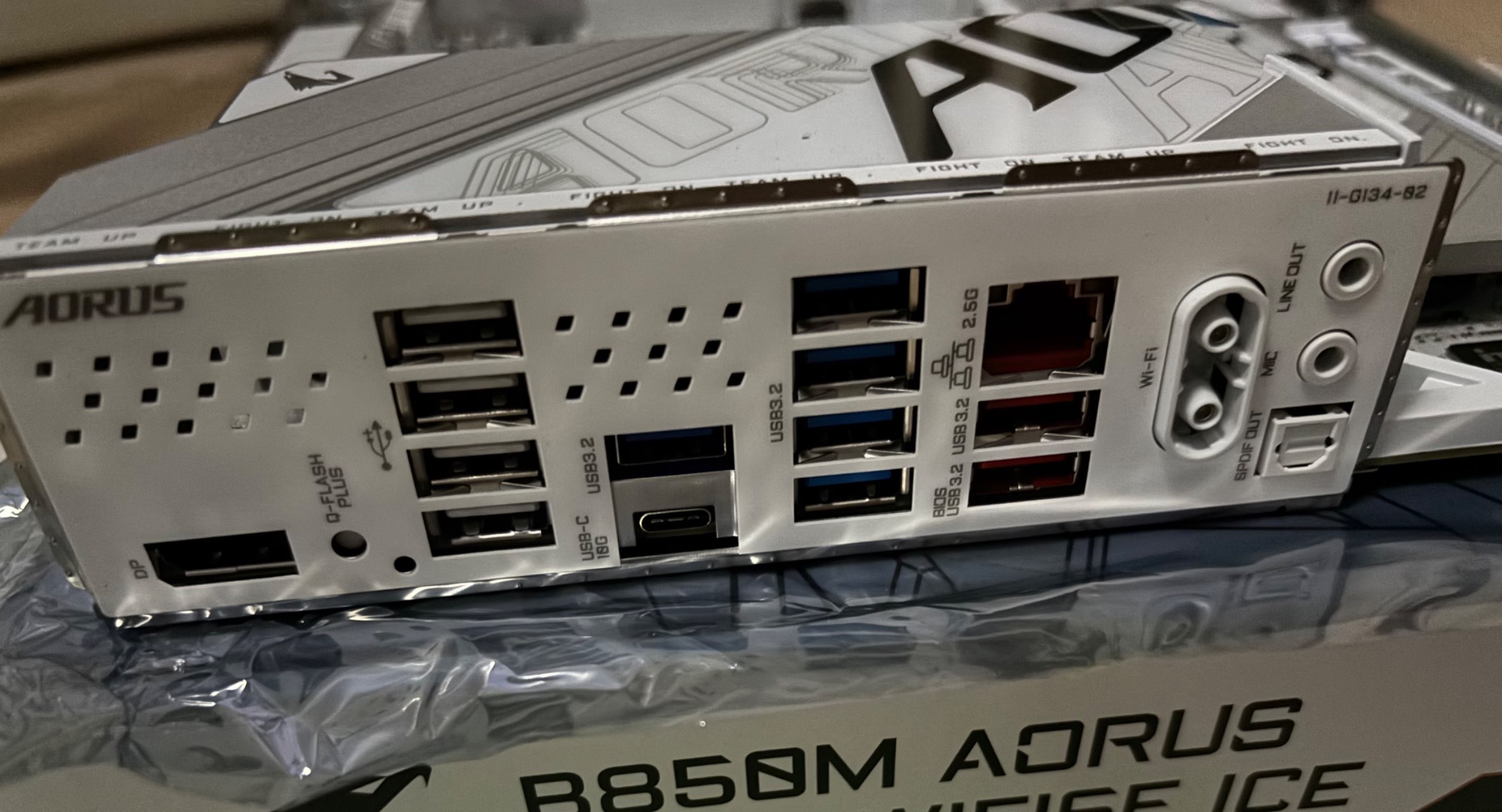 GIGABYTE B850M AORUS ELITE WIFI6E ICE マザーボード | GIGABYTE