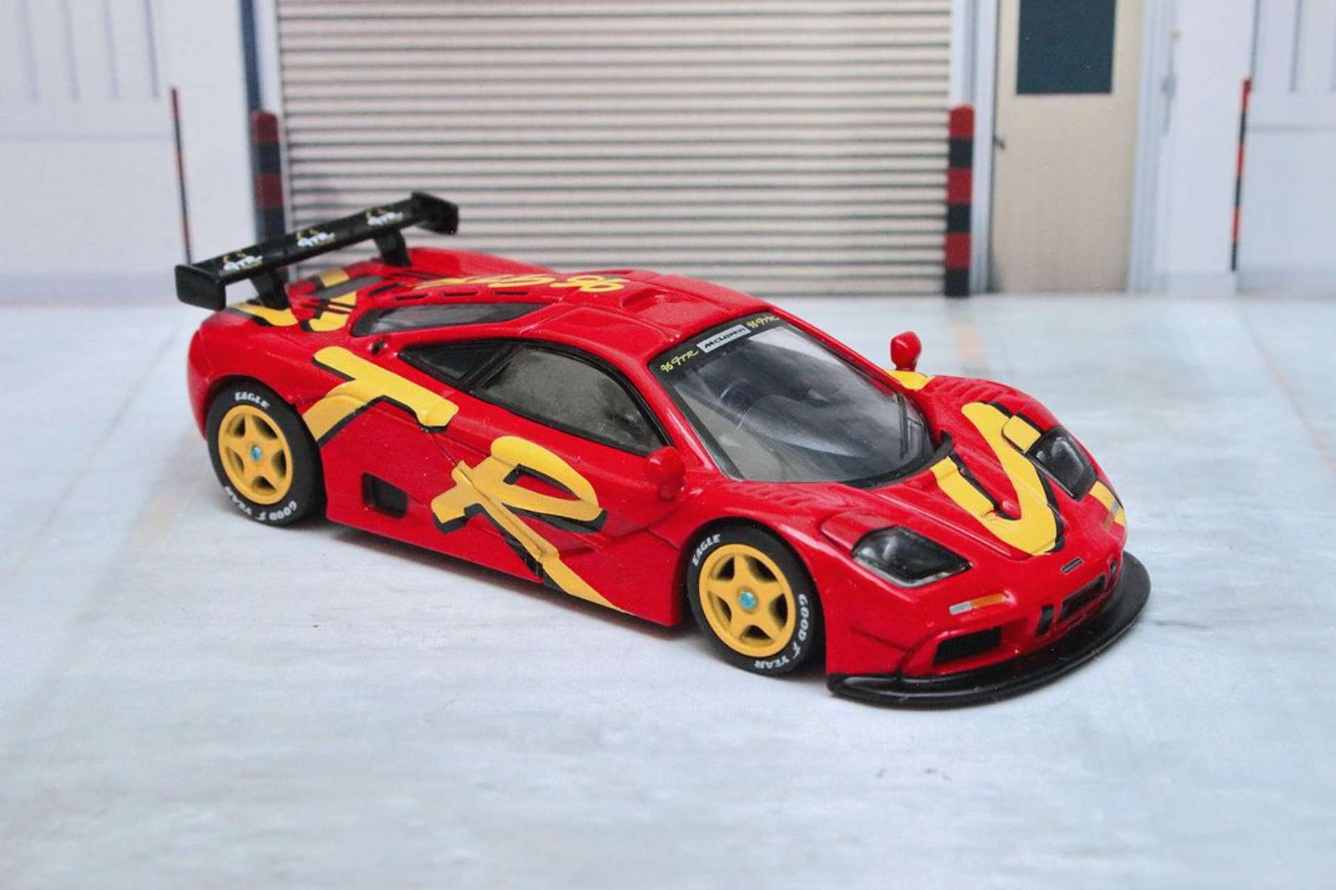 1/64 マクラーレン F1 GTR 1996 プレゼンテーション【MGT00684-L