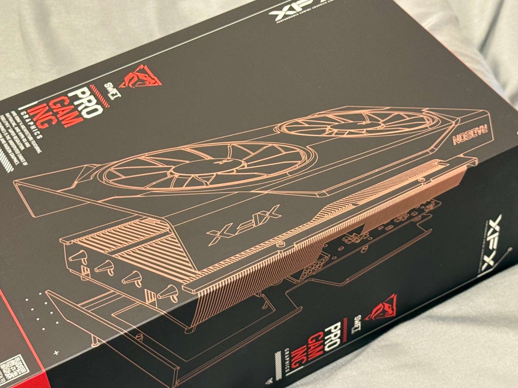 XFX Swift AMD Radeon RX 9060XT OC White Dual Fan Gaming Edition