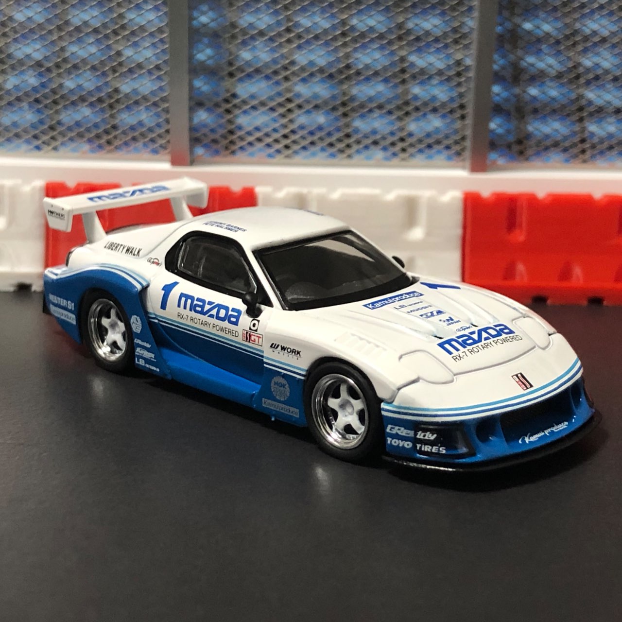 1/64 マツダ RX-7 LB-Super Silhouette IMSA(右ハンドル