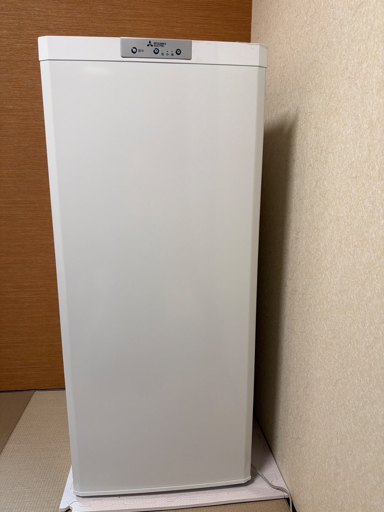 121L 冷凍庫【右開き】ホワイト | 三菱 | MF-U12K-W | Joshin web