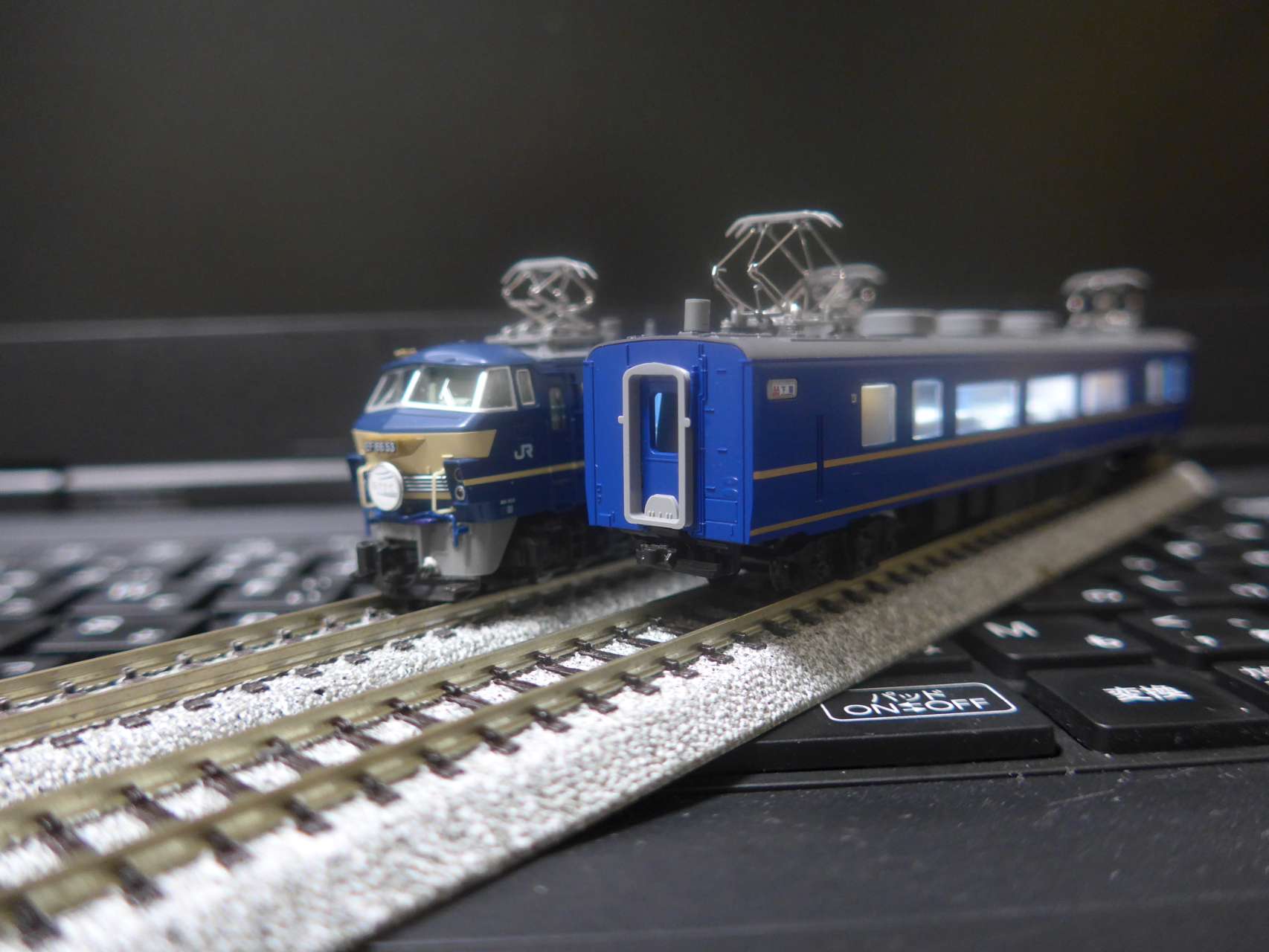 再生産】(N) 3090-3 EF66 0番台後期形 ブルートレイン牽引機 | カトー