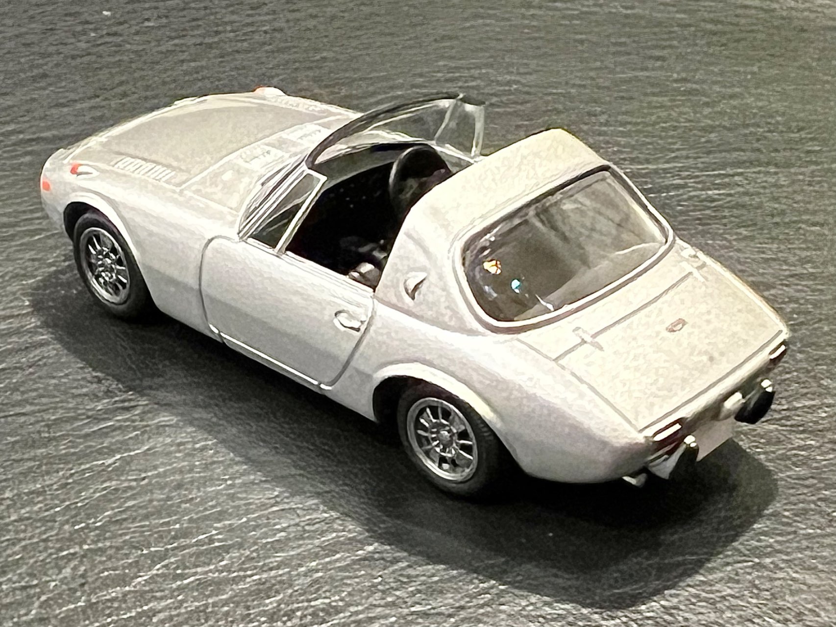 1/64 LV-139c トヨタ スポーツ800 カスタムホイール装着車（銀） 69年