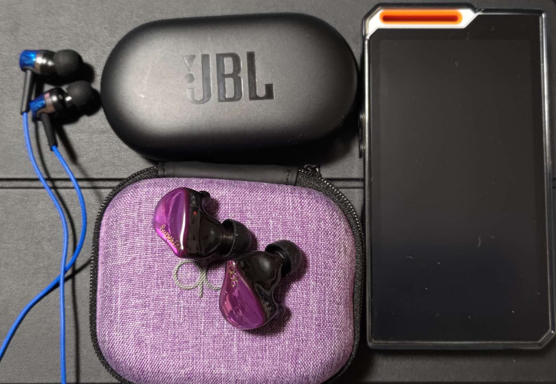 ダイナミック密閉型イヤホン(ブラック) | qdc | QDC-SUPERIOR-BK