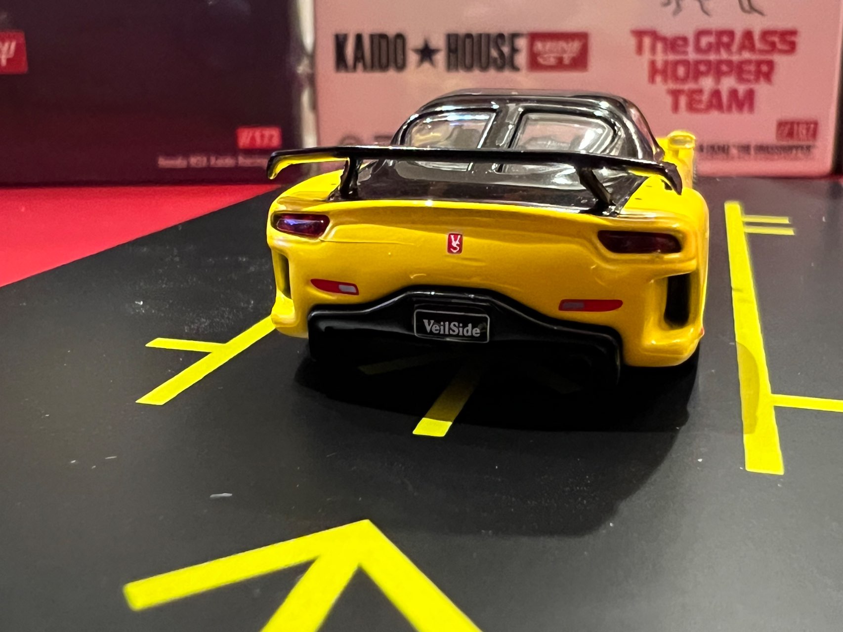 マウイ 1/64 Mazda RX-7 VeilSide Fortune7 Grey metallic / Black