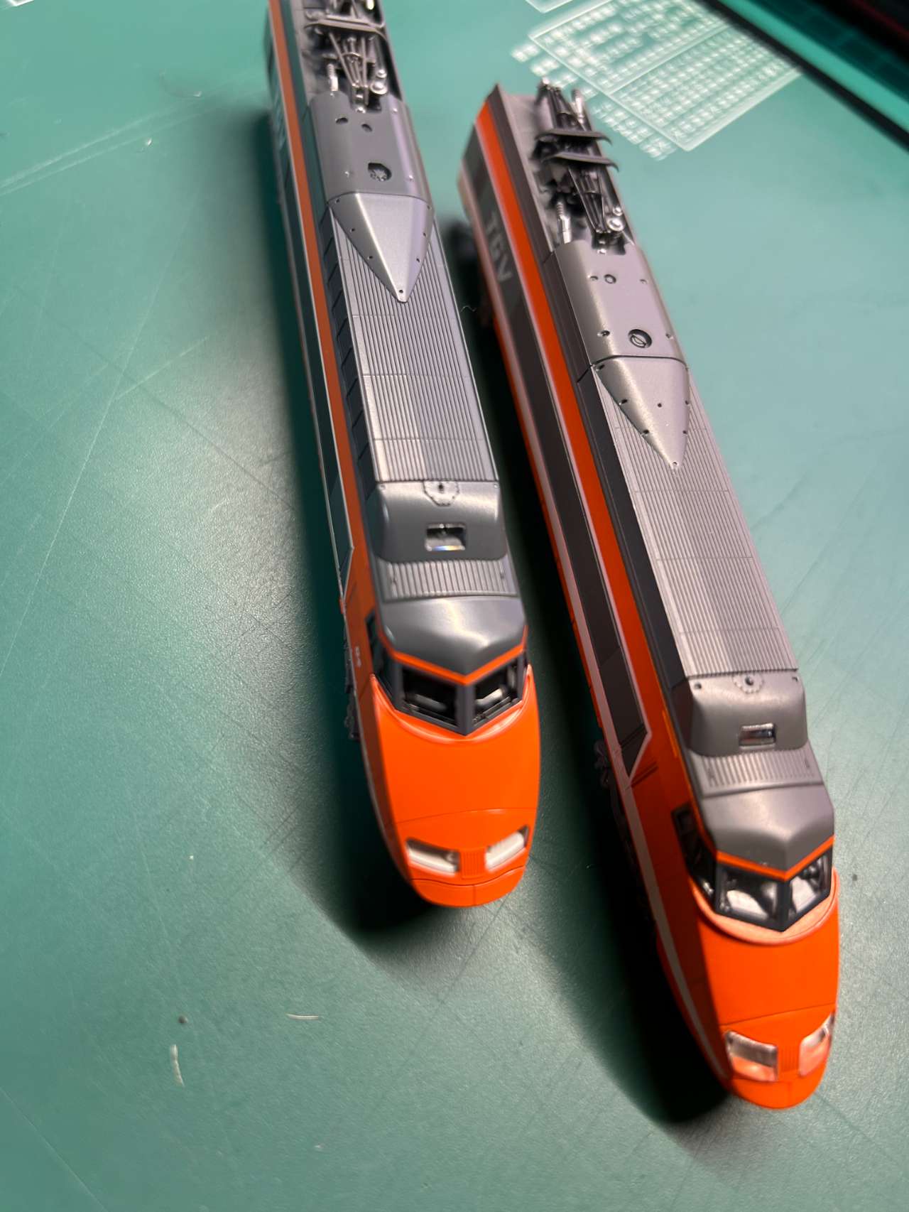 型番10-2083.2084 TGV Sud-Est (シュド・エスト) 10両 N) 10-2084 TGV Sud-Est(シュド・エスト) 5両増結セット | カトー
