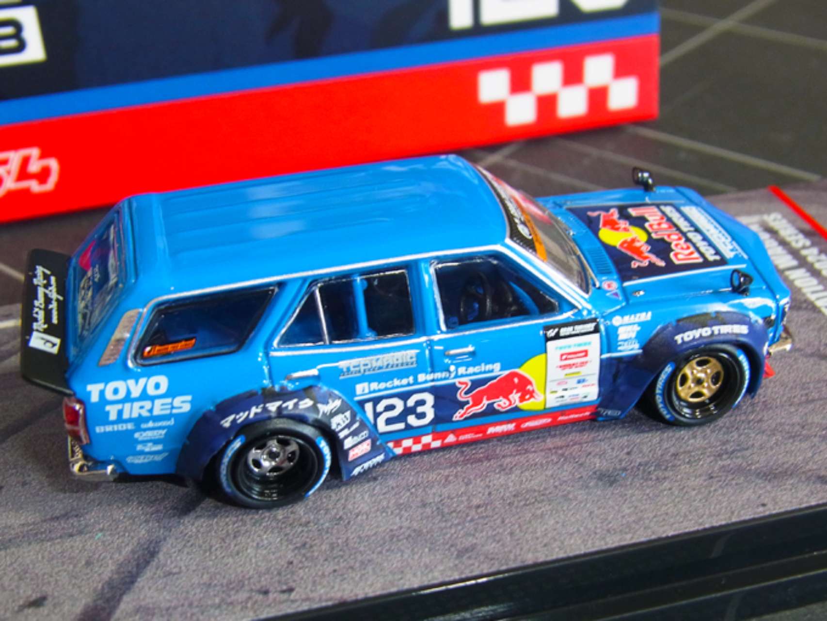 1/64 Mazda RX3 ステーションワゴン 1976 D1GPシリーズ 2024 MAD MIKE