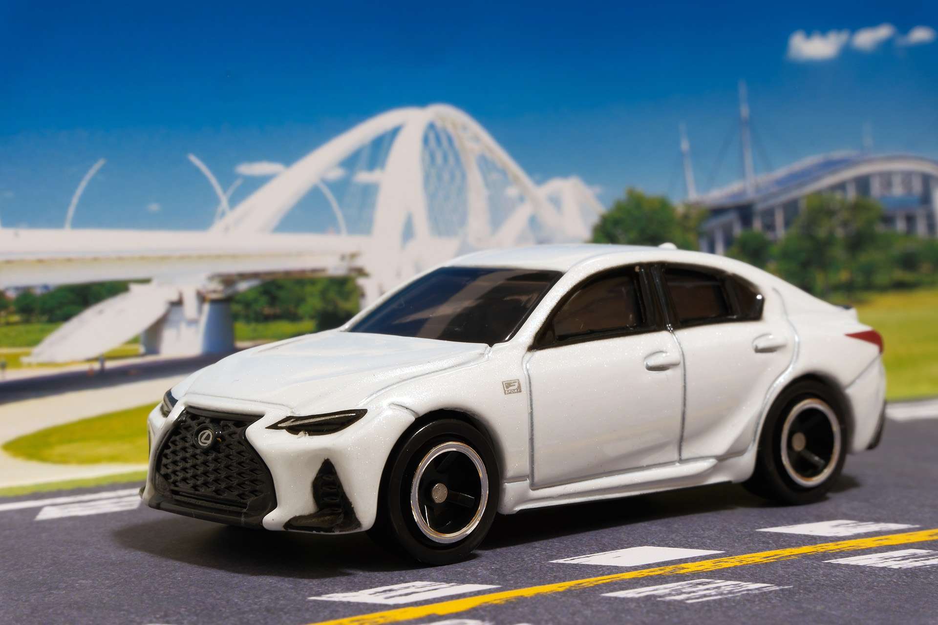トミカNo.100 レクサス IS 350 F SPORT | タカラトミー | トミカ