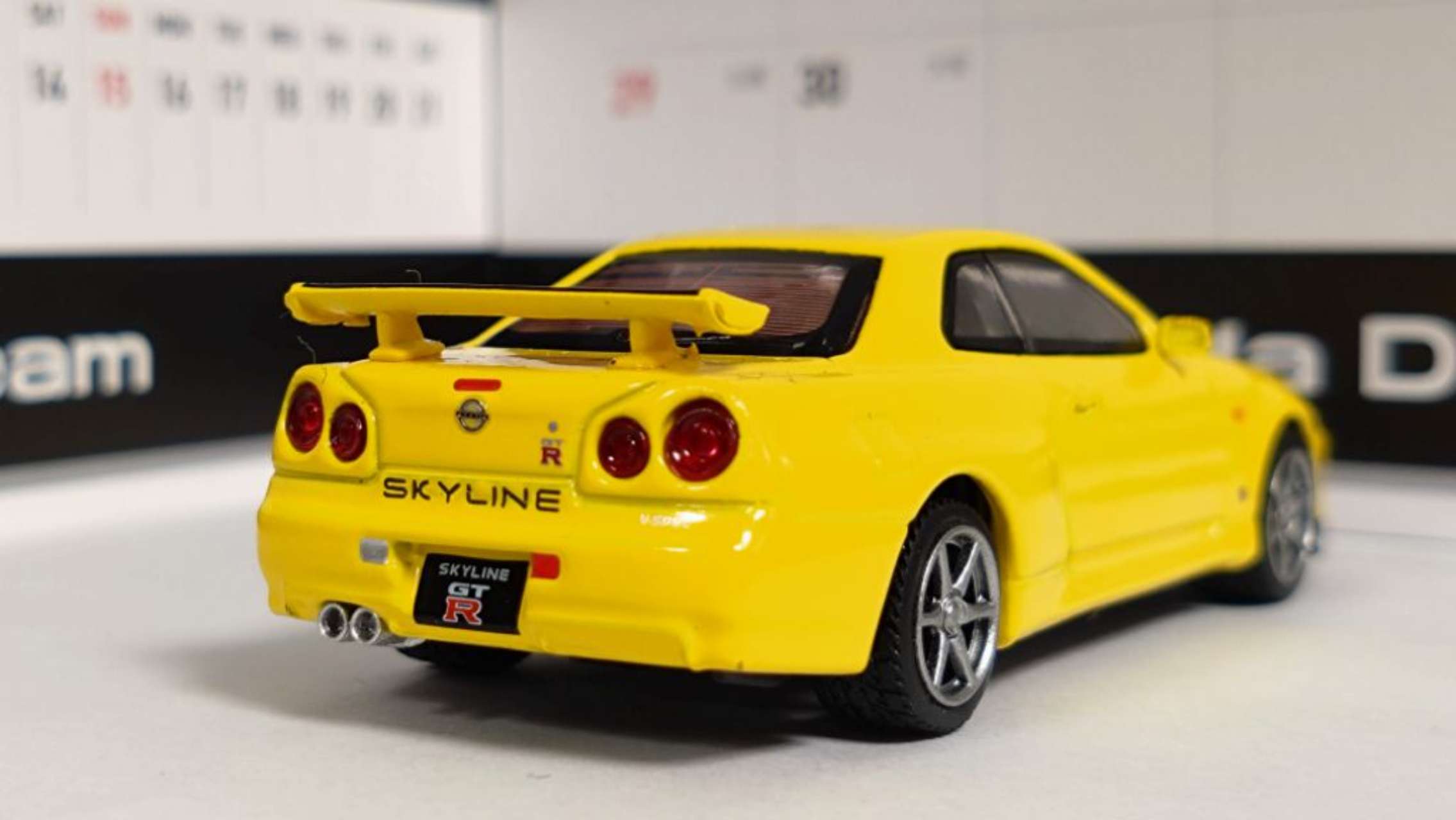 スカイラインGT-R 1/64 日産 スカイライン GT-R BNR34 埼玉県警察高速隊車両 株式