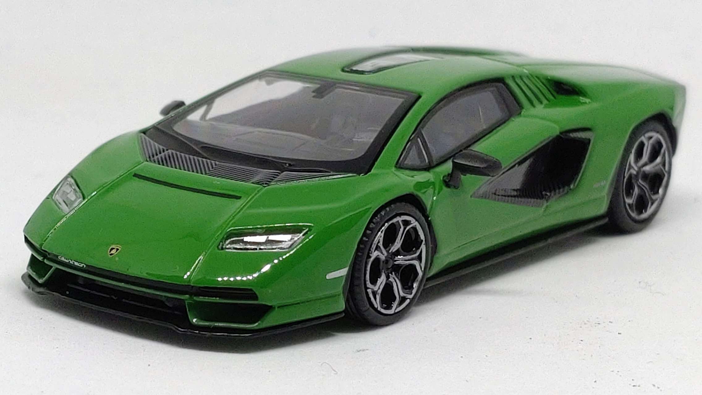 1/64 ランボルギーニ カウンタック LPI 800-4 Verde Medio(グリーン