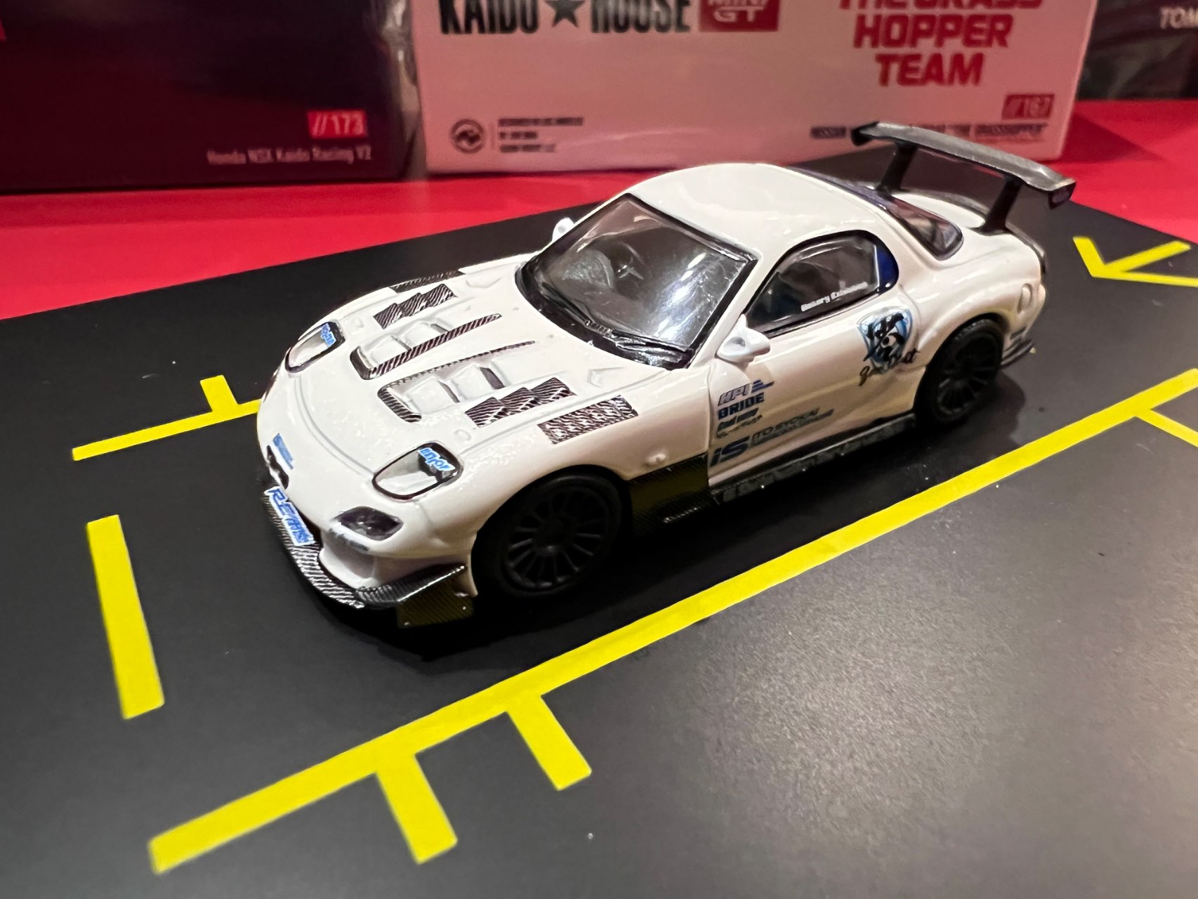 マニ車　展示品 1/64 マツダ RX-7 (FD3S) 伊藤笑会零号機 with RE雨宮(右ハンドル