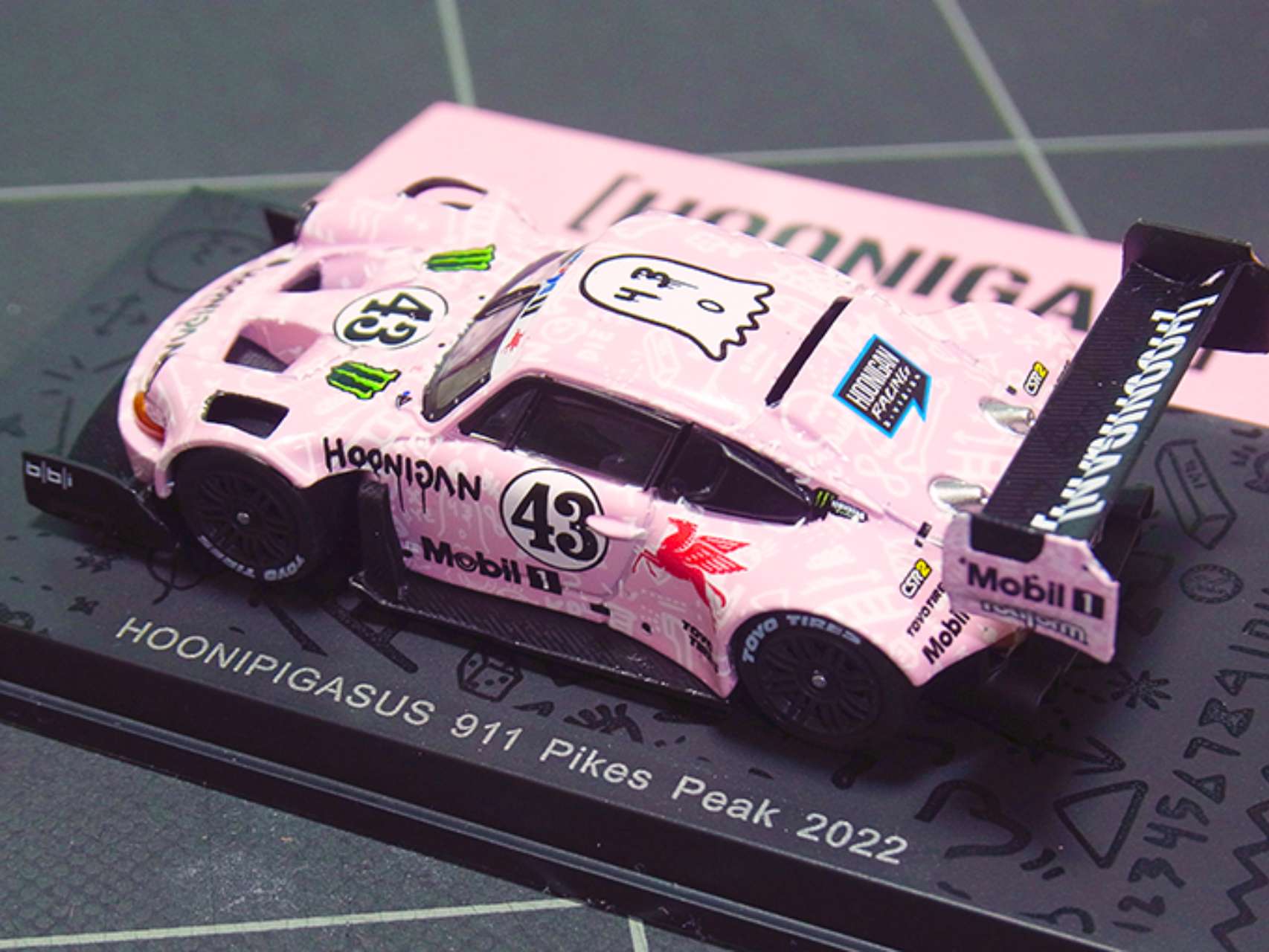 再生産】1/64 HOONIPIGASUS 911 No.43 Pikes Peak 2022【64S053