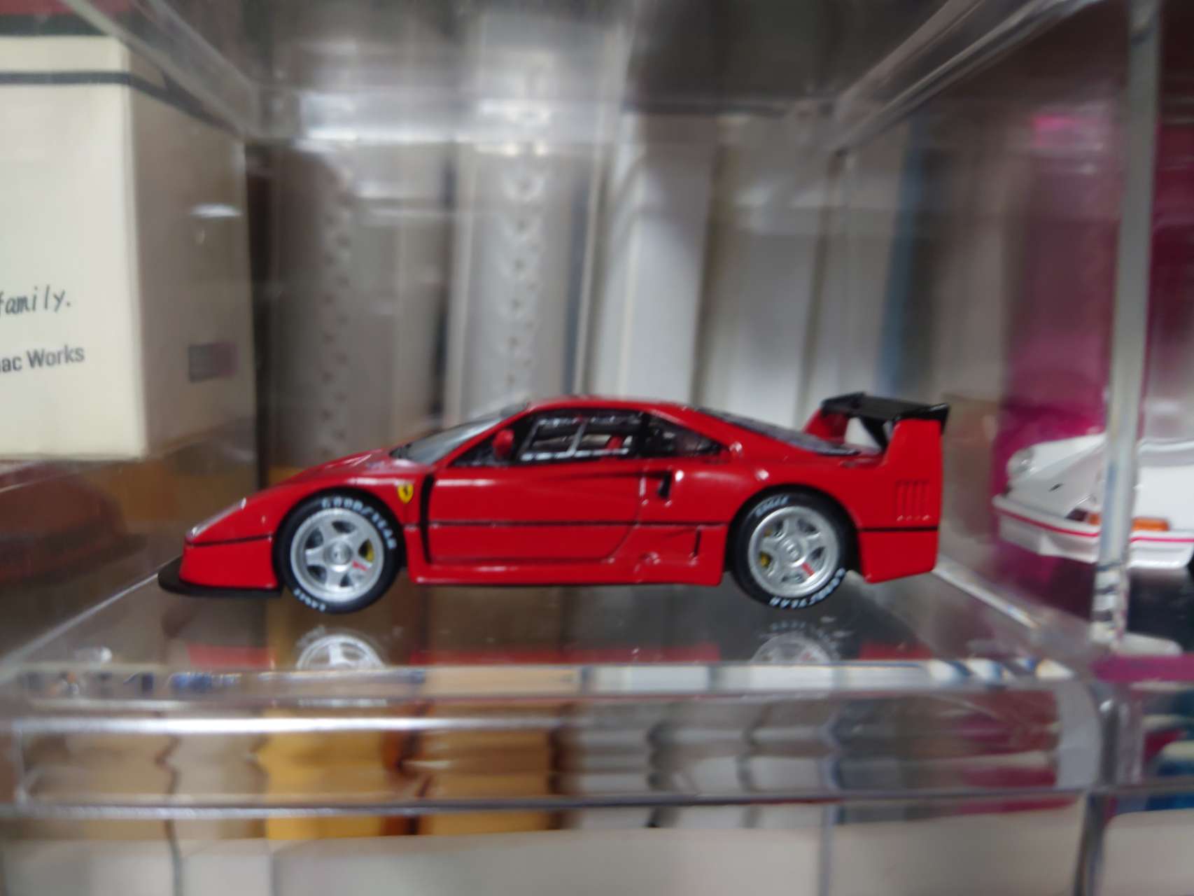 1/64 Ferrari F40 LM Red【T64R-075-RE】 | ターマックワークス