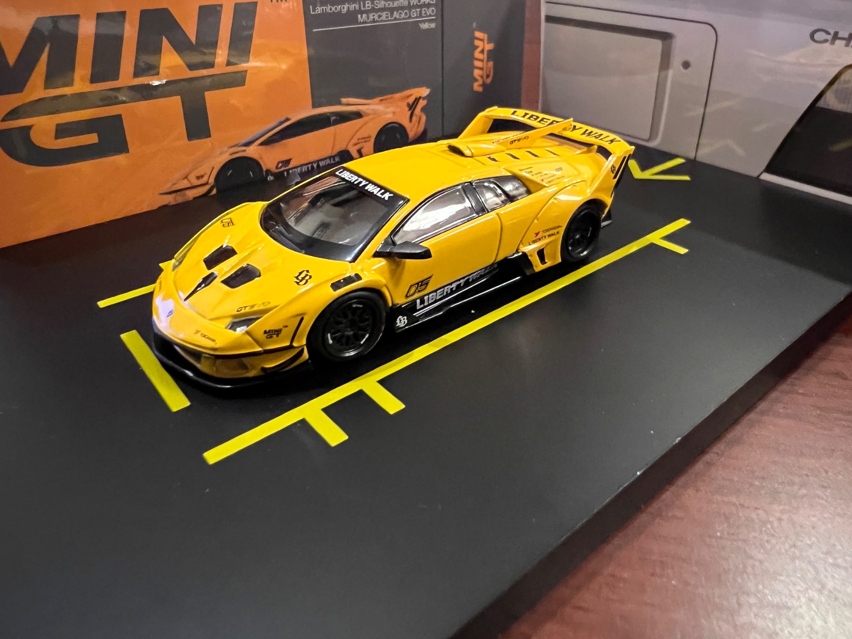 1/64 LB-Silhouette WORKS ランボルギーニ ムルシエラゴ GT EVO