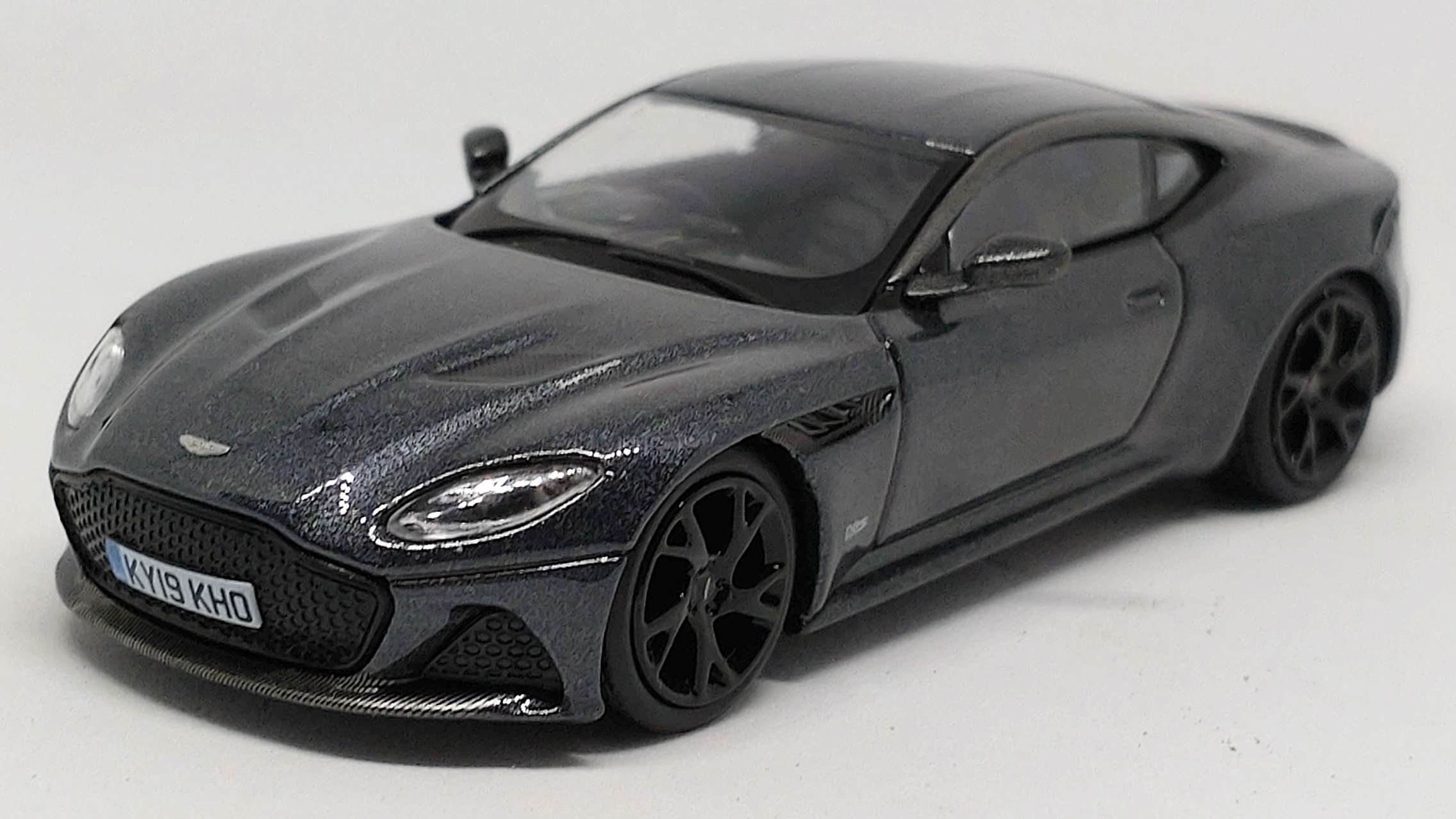 1/64 アストンマーチン DBS 「ノー・タイム・トゥ・ダイ」(2021) 日本