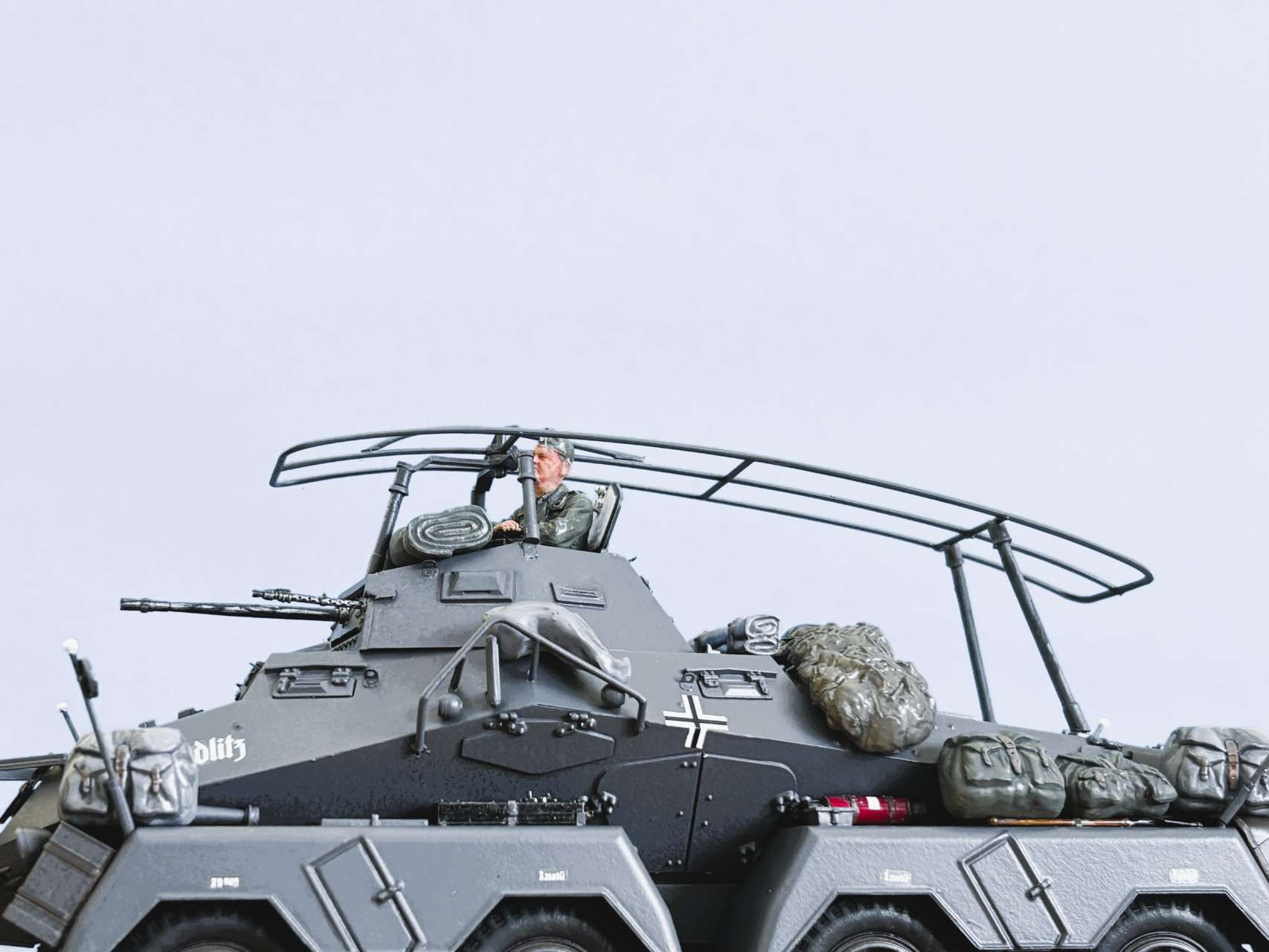 1/35MM ドイツ8輪重装甲車 Sd.Kfz.232「アフリカ軍団」【35297