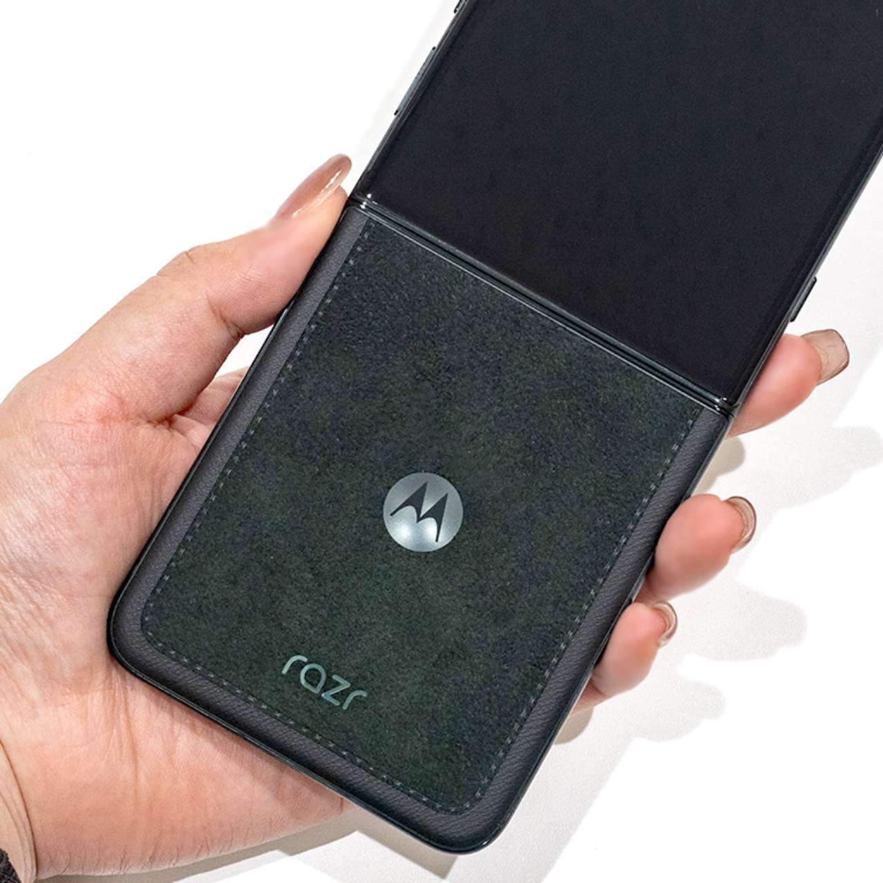 motorola razr 60 ULTRA 本体国内版スカラベグリーン Smartphones :: Motorola :: Motorola Razr 60 Ultra 512GB / 16GB