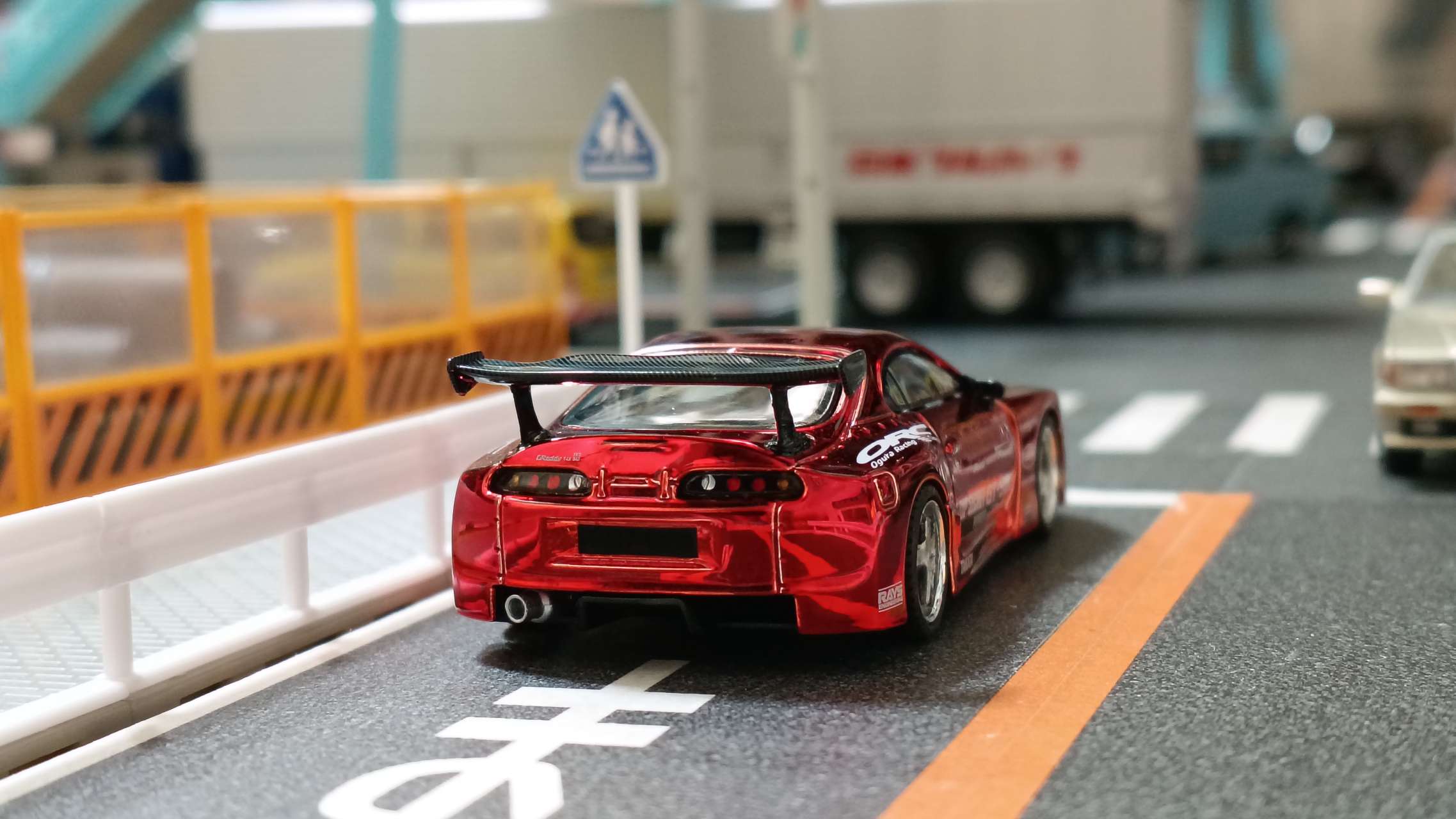 1/64 Toyota スープラ (A80) GT-300 Top Secret レッドクロム(左