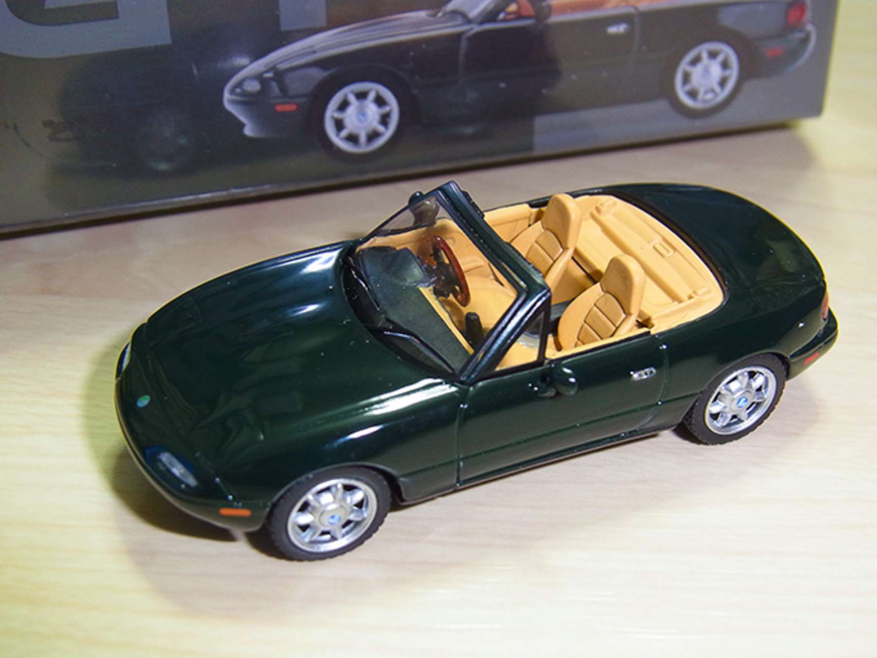 1/64 マツダ ユーノスロードスター Vスペシャル(右ハンドル